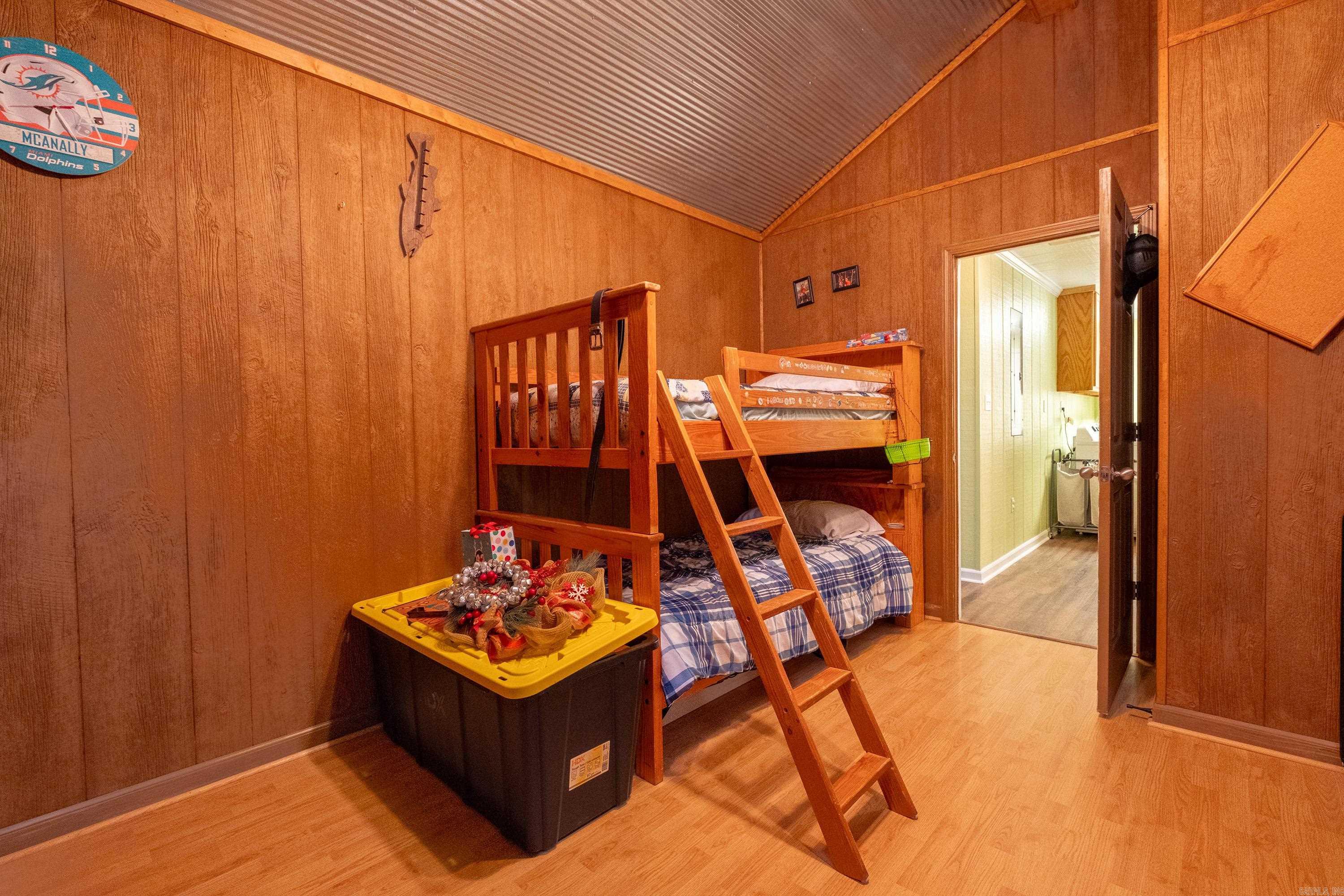 113  Laura  Searcy, AR