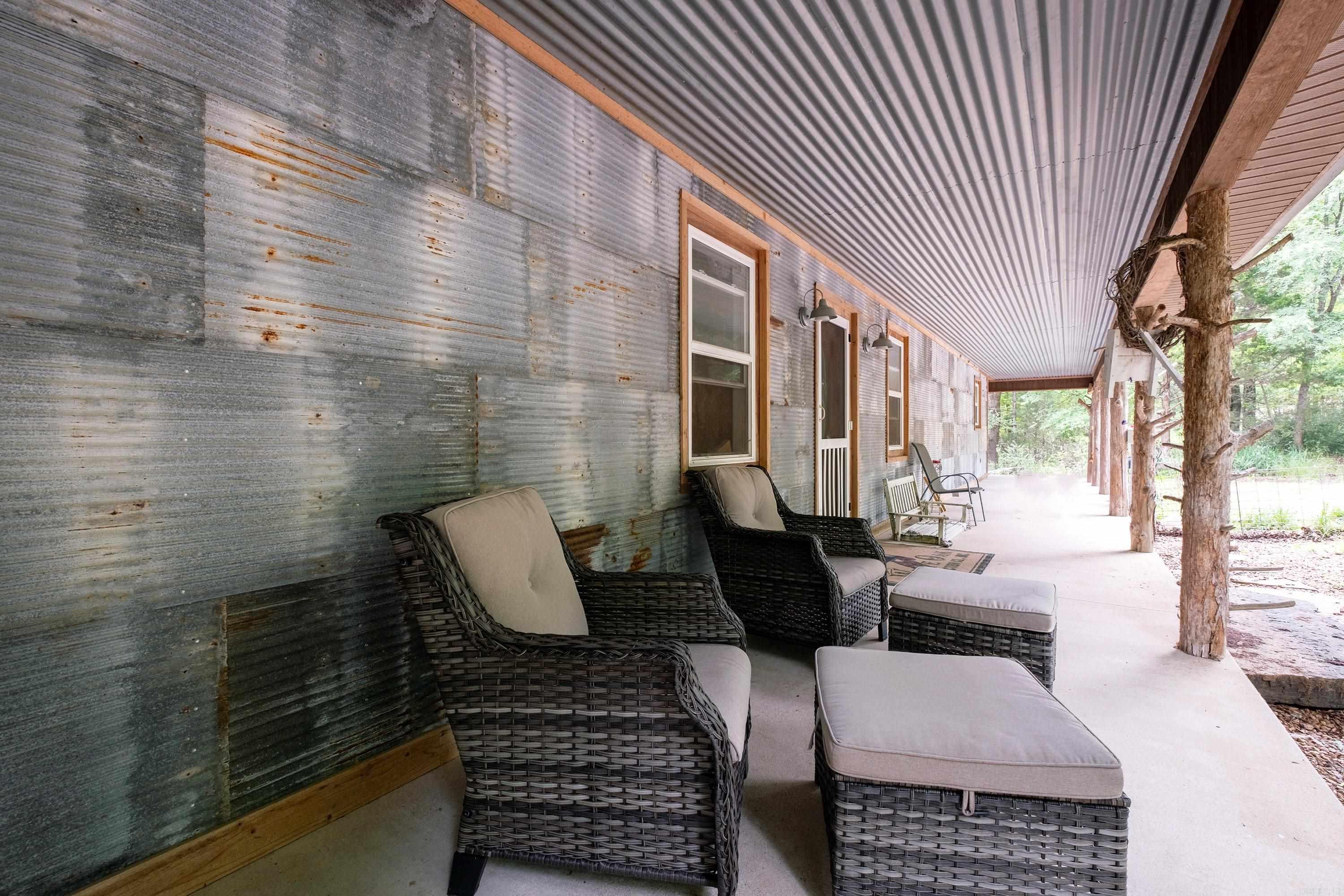 113  Laura  Searcy, AR