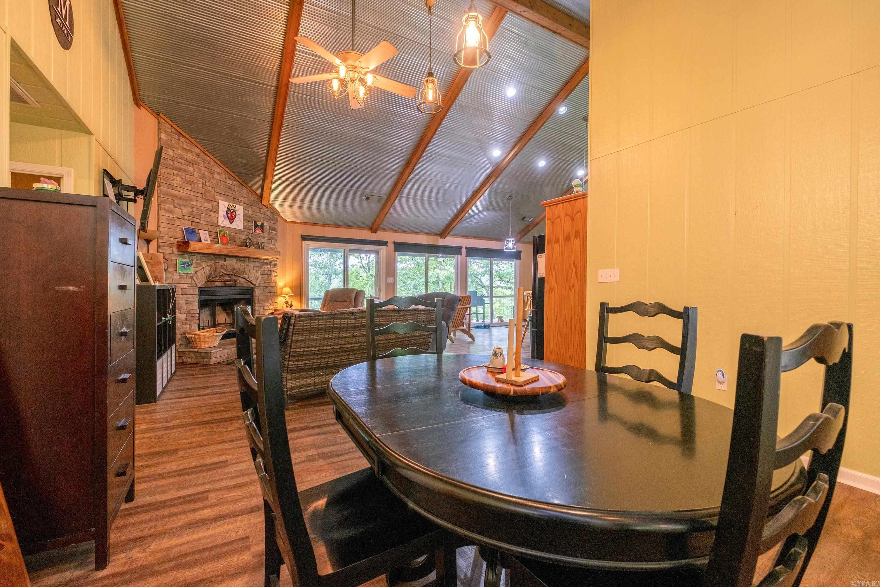 113  Laura  Searcy, AR