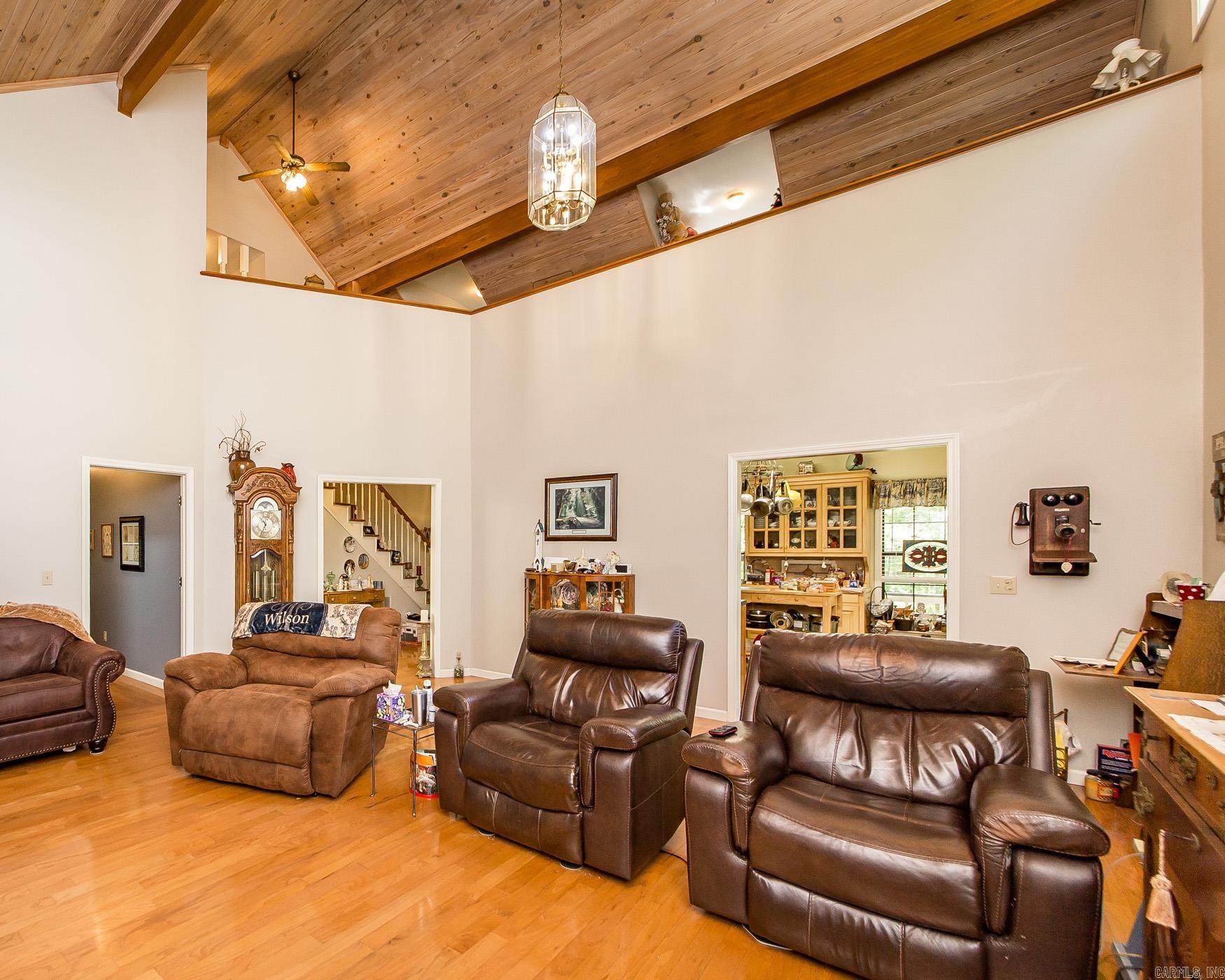 420  Shadow  Clinton, AR