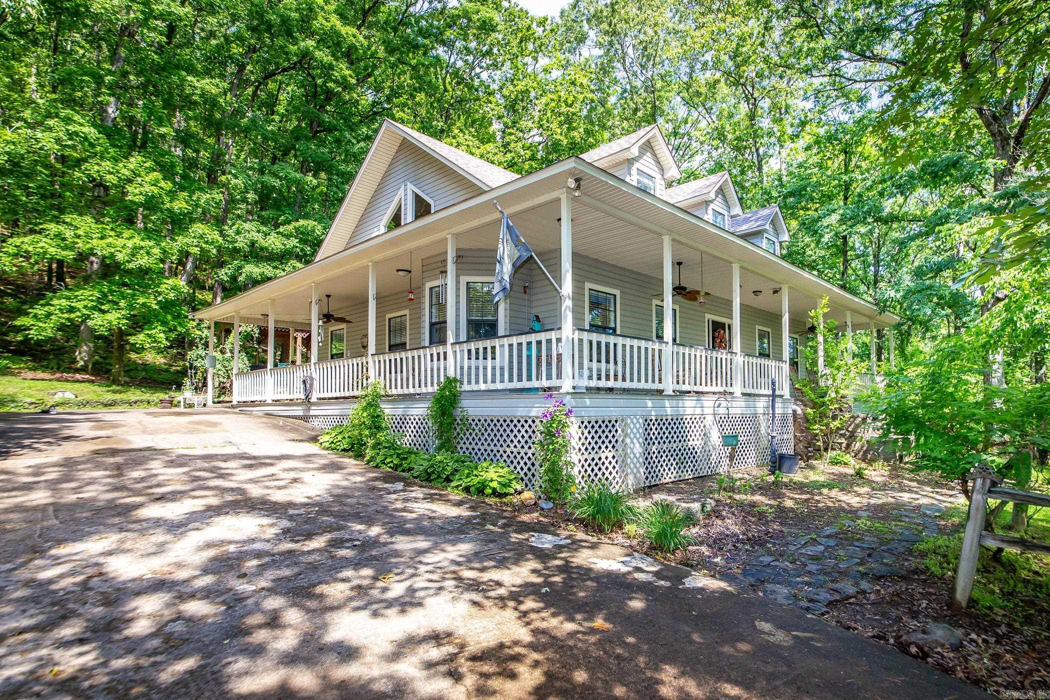 420  Shadow  Clinton, AR