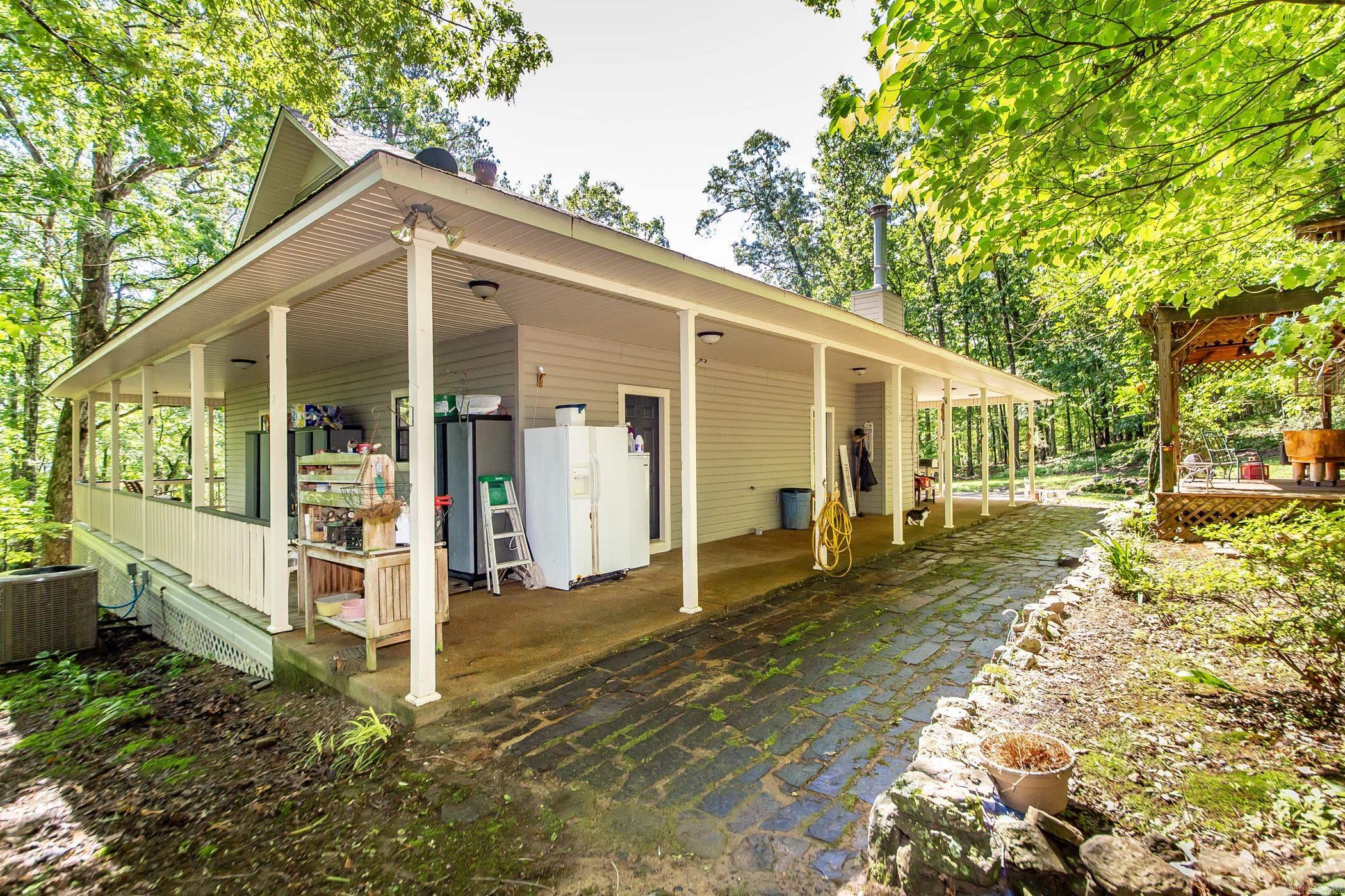420  Shadow  Clinton, AR