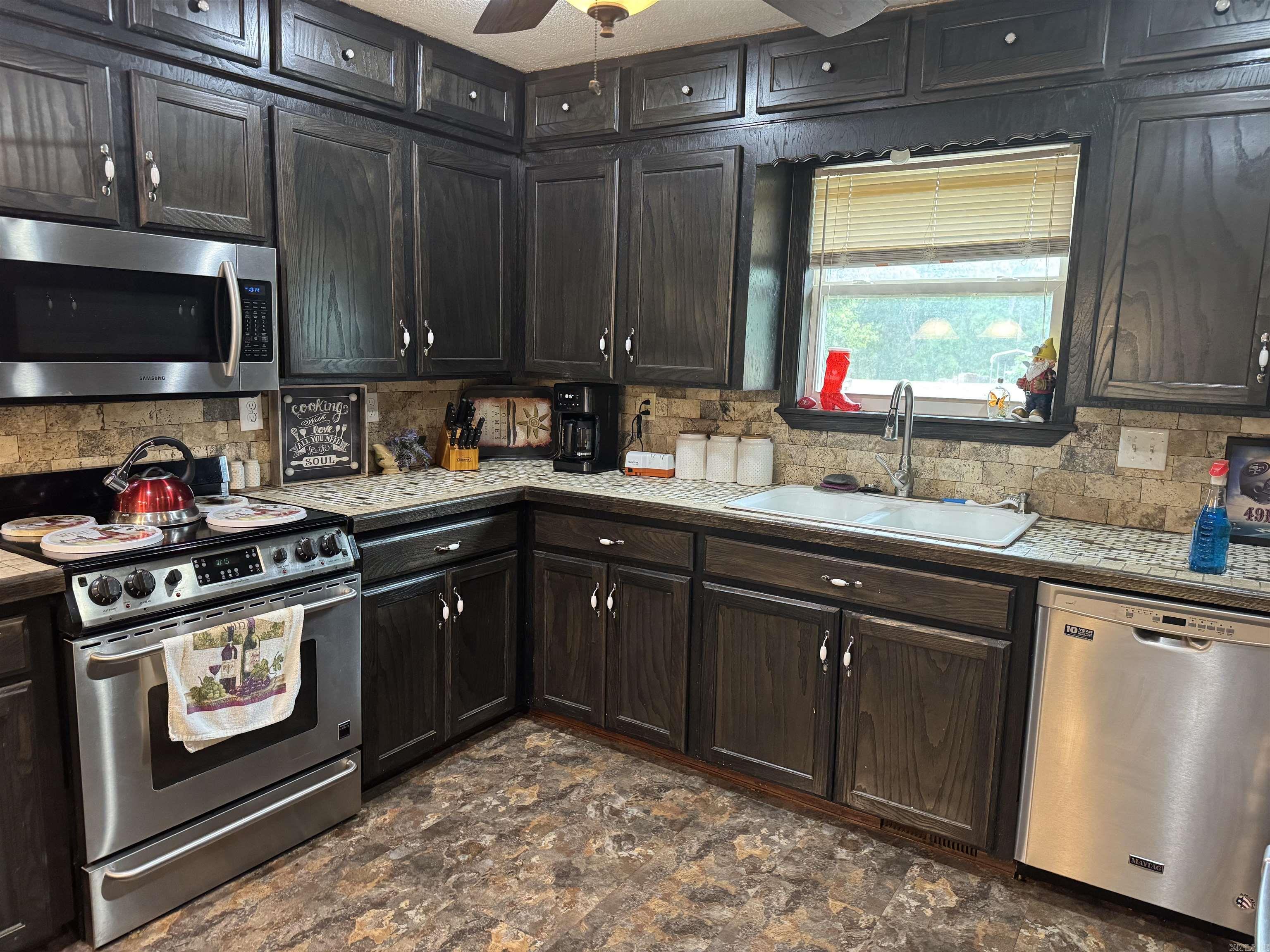 175  County Road 2733  London, AR
