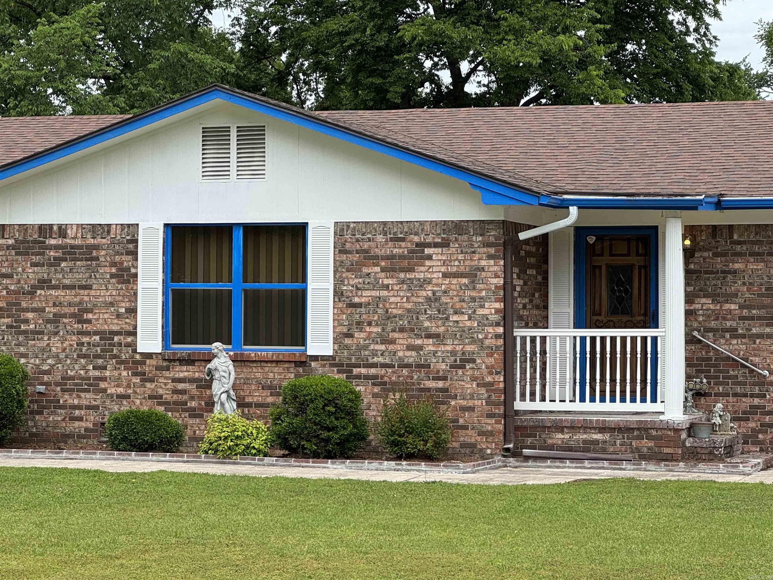 175  County Road 2733  London, AR