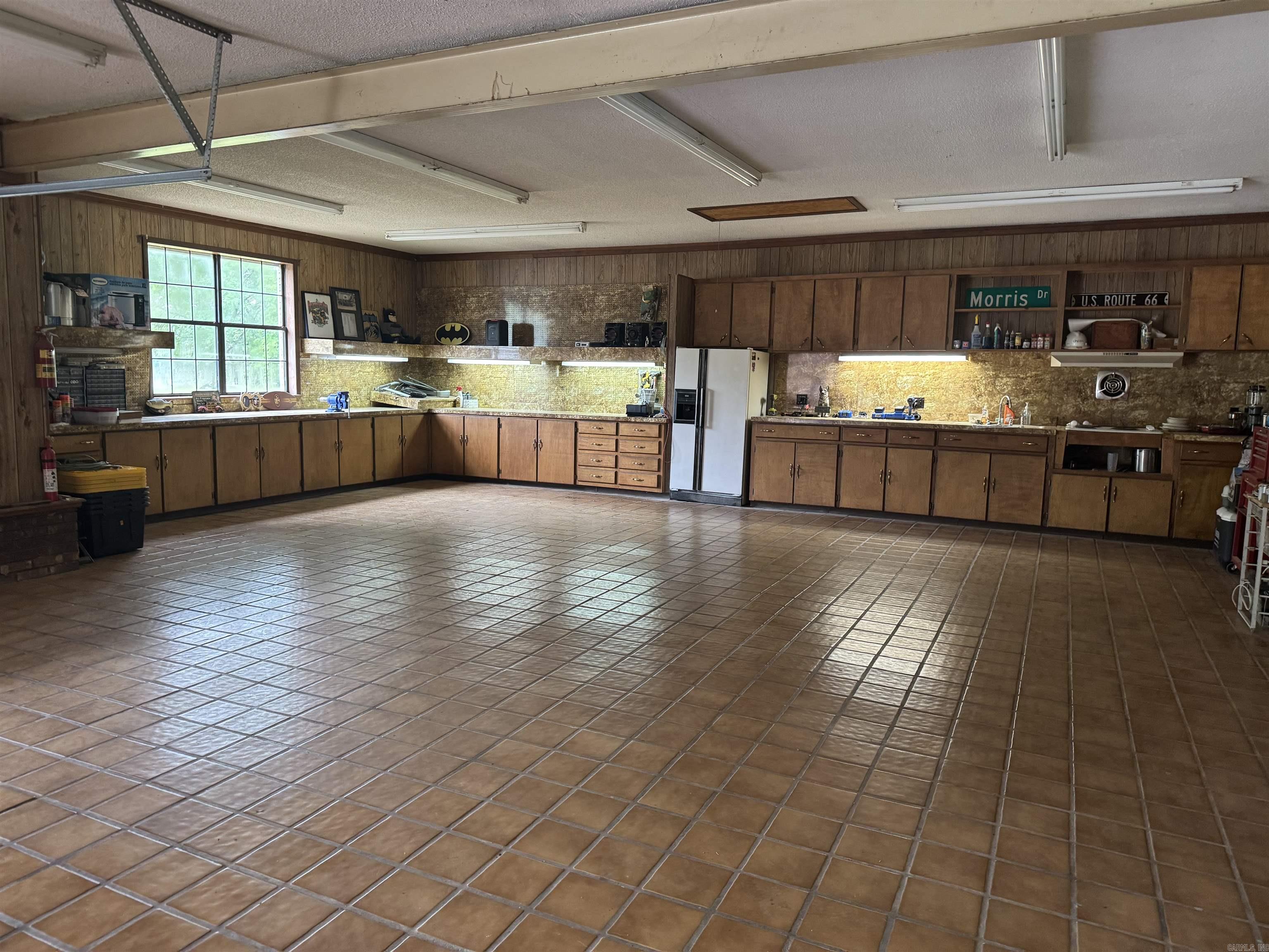 175  County Road 2733  London, AR