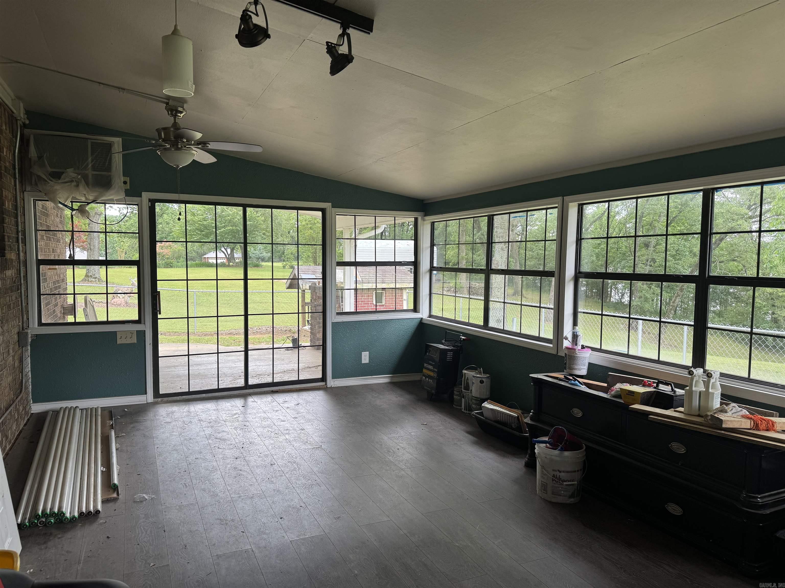 175  County Road 2733  London, AR