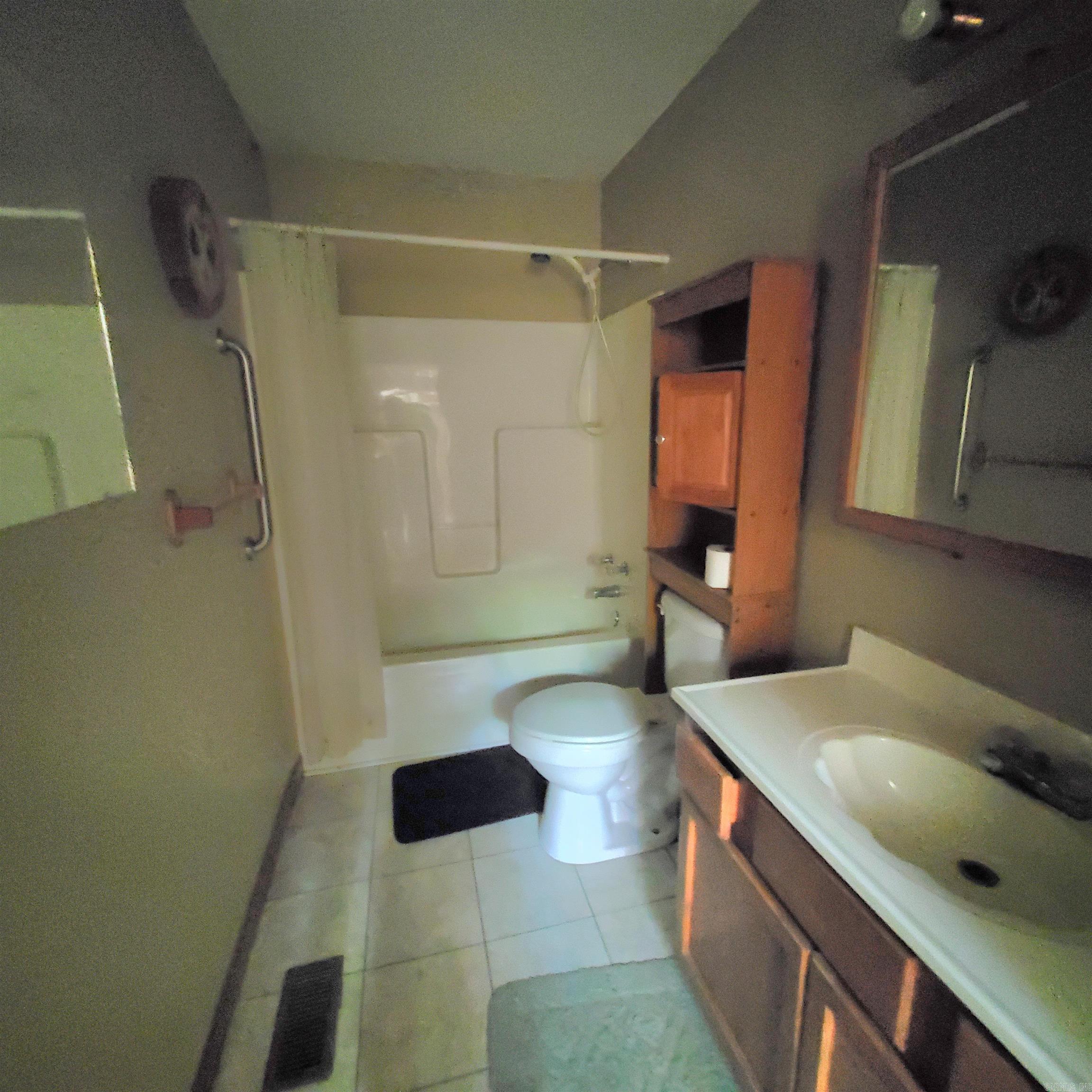 605A  Alamo  Mountain View, AR