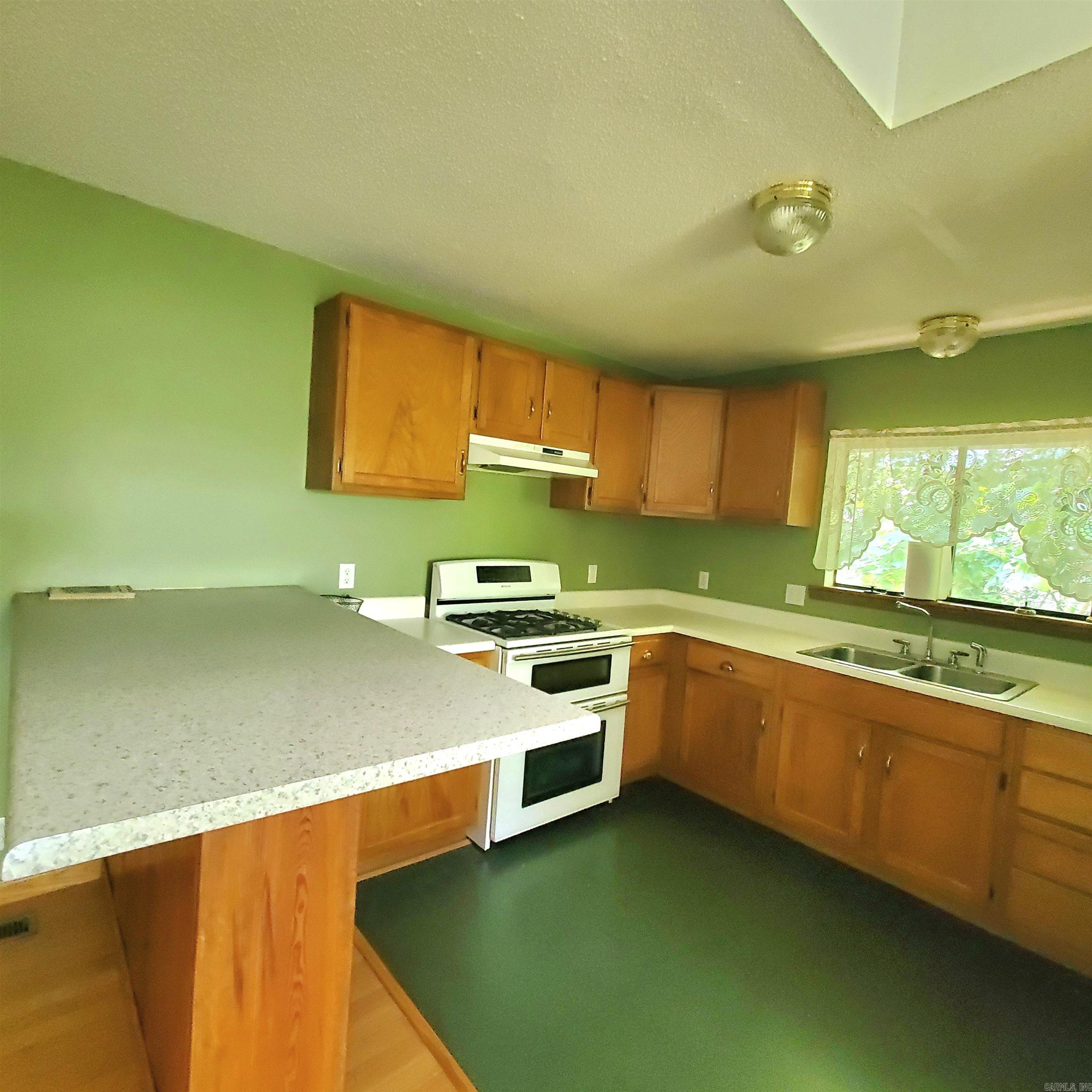 605A  Alamo  Mountain View, AR