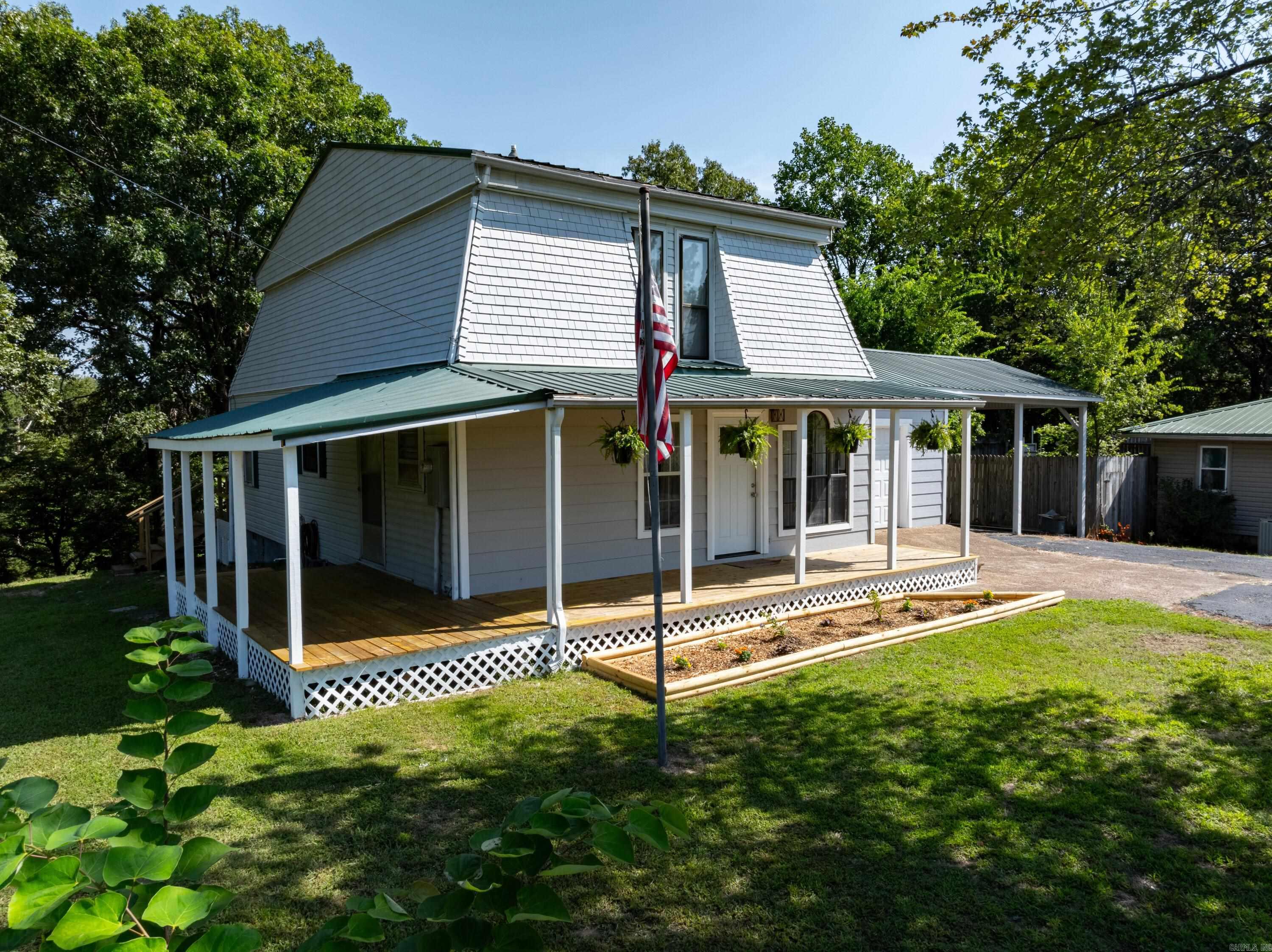 916 Woodland Drive