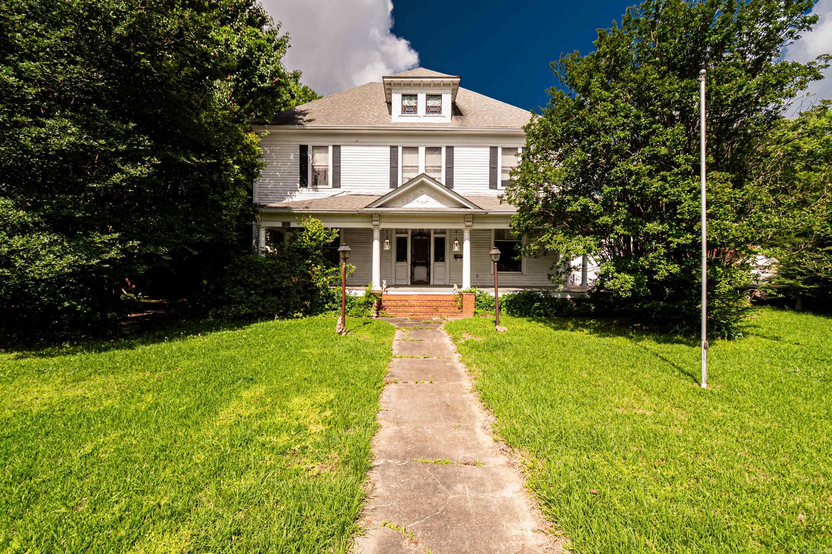 344 S Main St  Monticello, AR