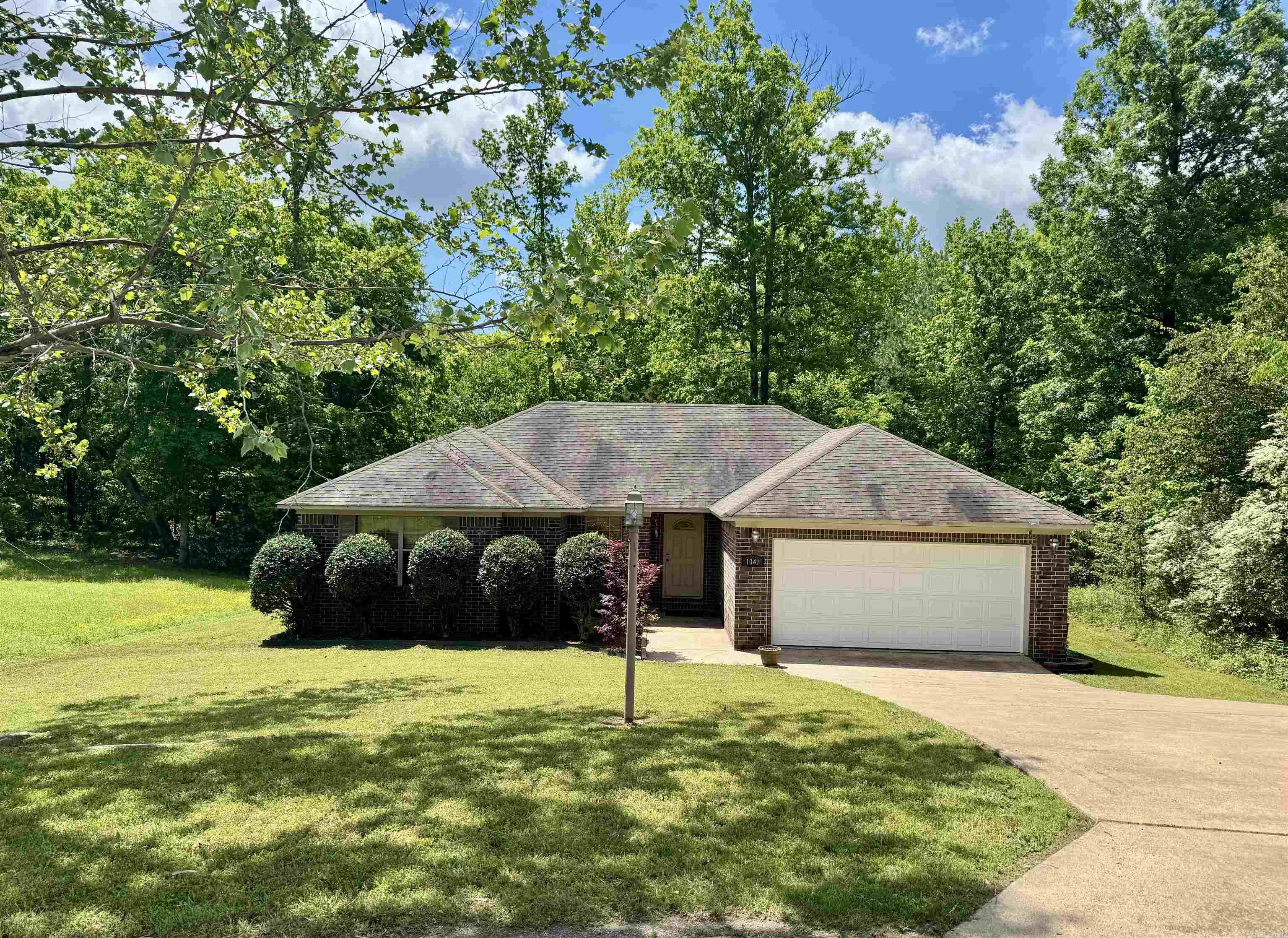 1041  Slatecreek Way  Lonsdale, AR