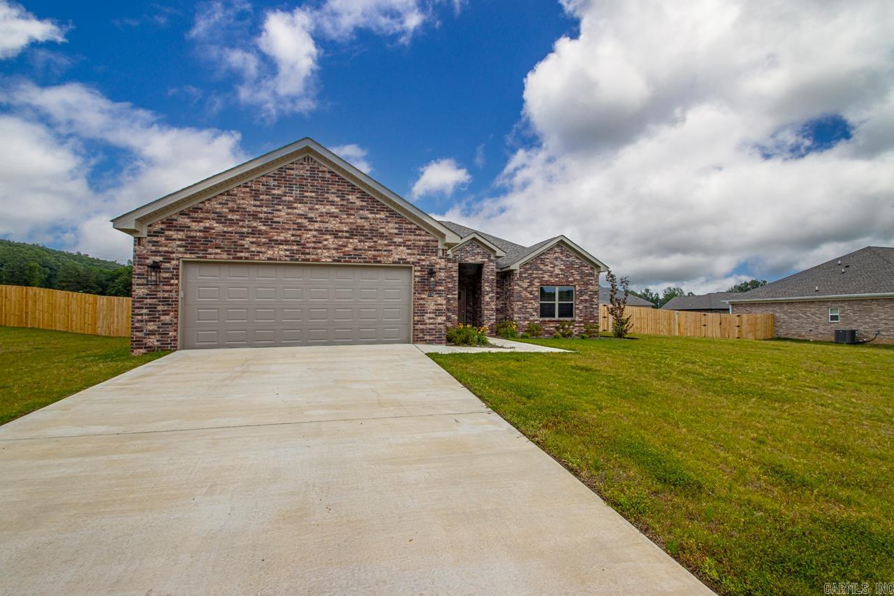 10  Oaks  Greenbrier, AR