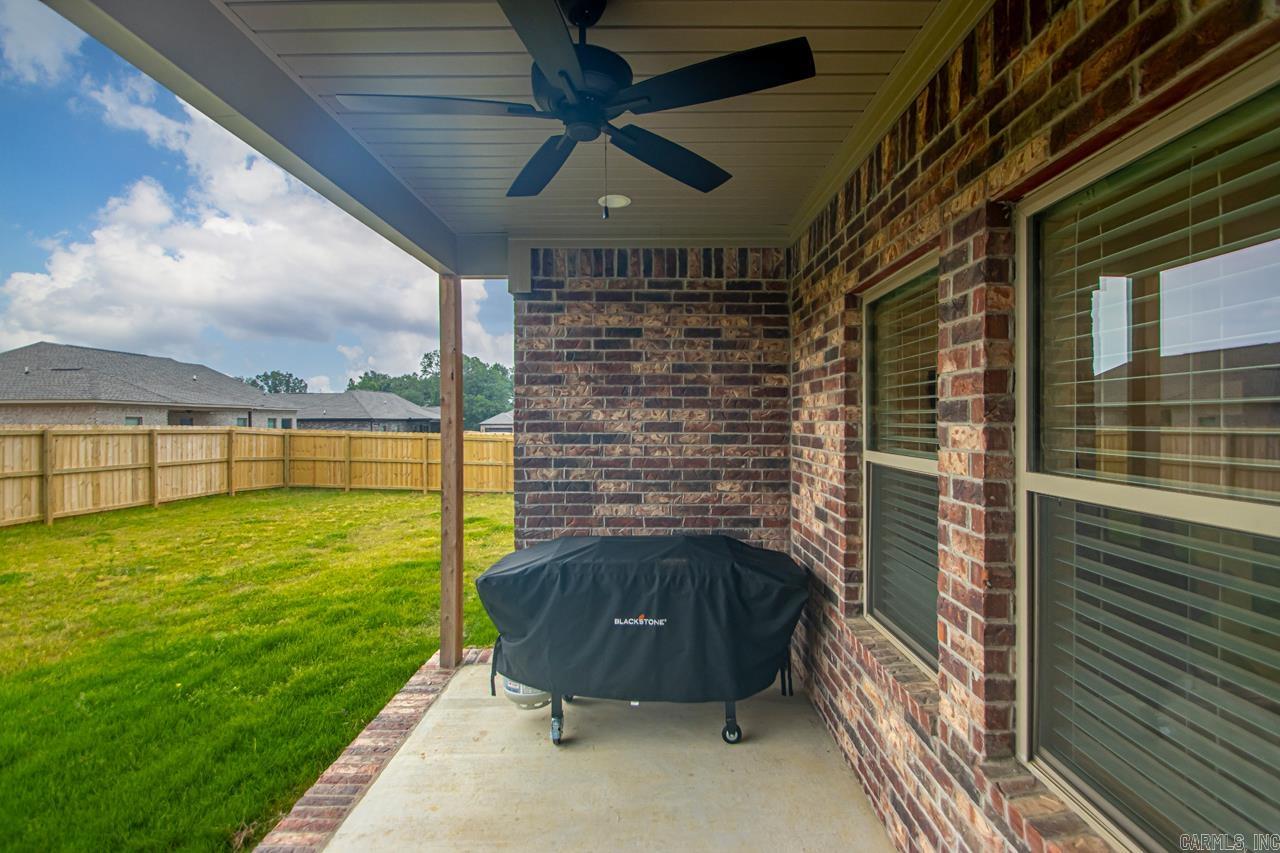 10  Oaks  Greenbrier, AR