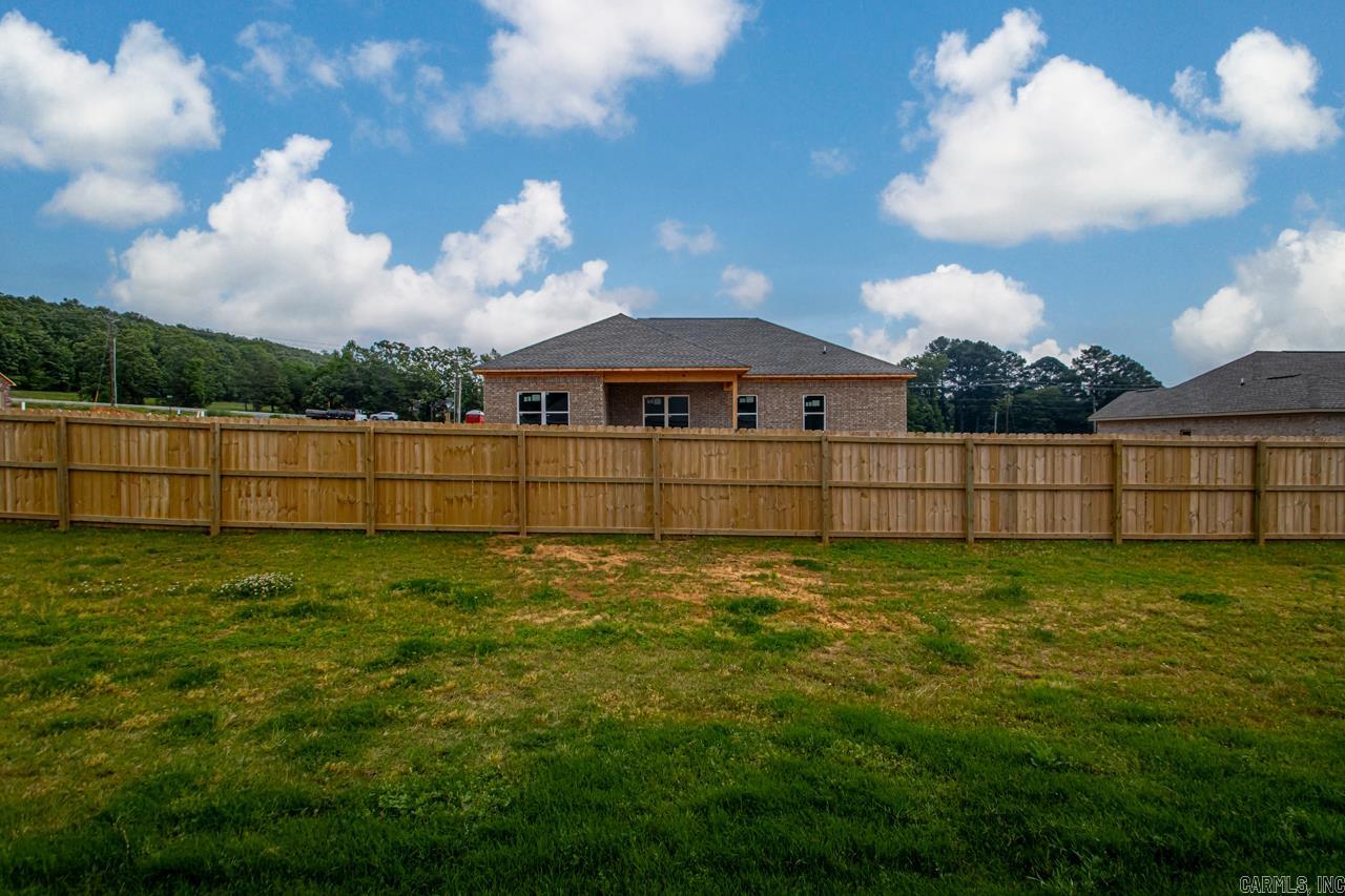 10  Oaks  Greenbrier, AR