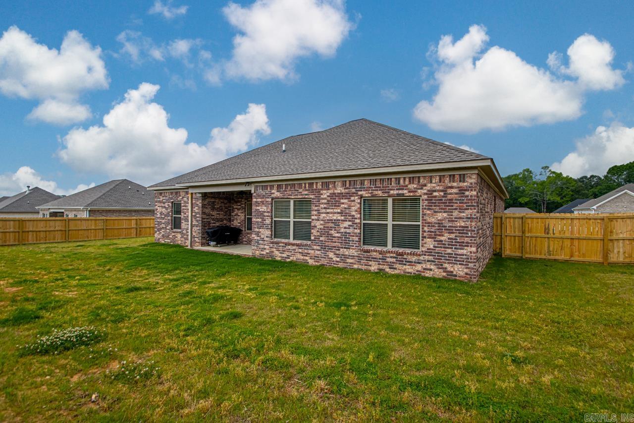 10  Oaks  Greenbrier, AR
