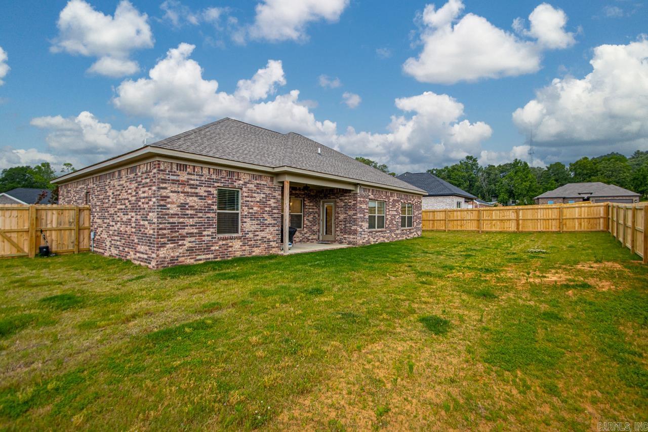 10  Oaks  Greenbrier, AR