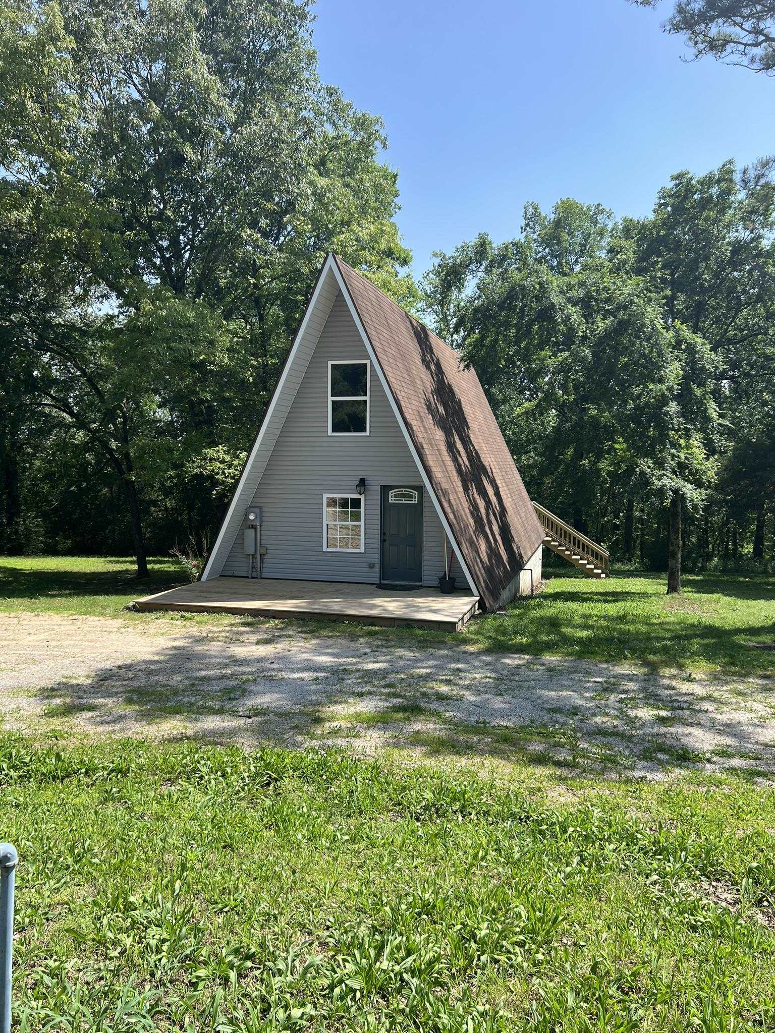 94  Circle  Melbourne, AR