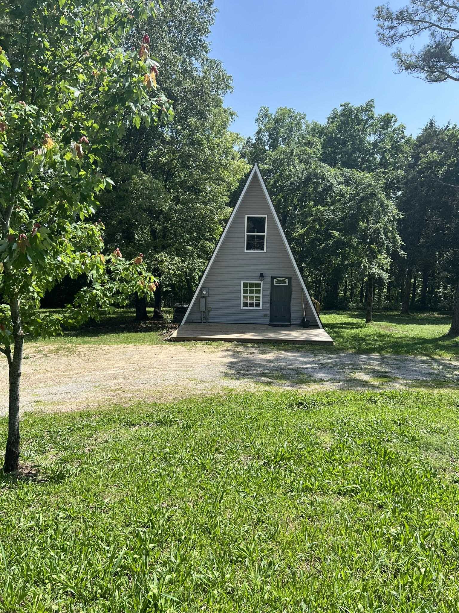 94  Circle  Melbourne, AR