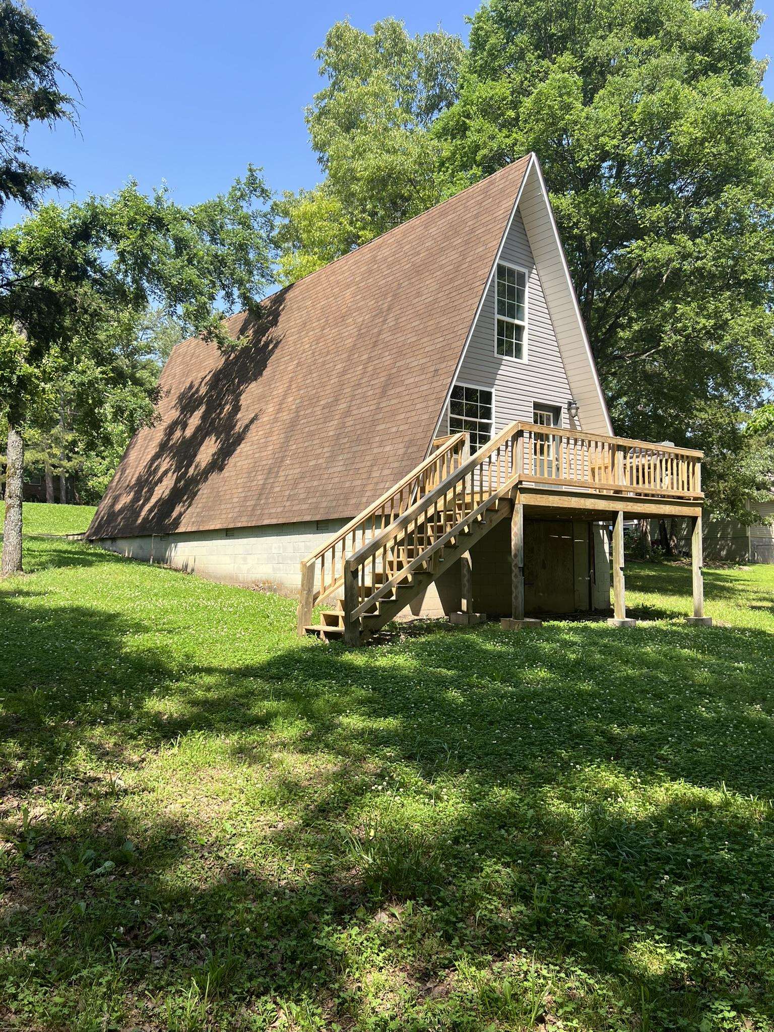 94  Circle  Melbourne, AR