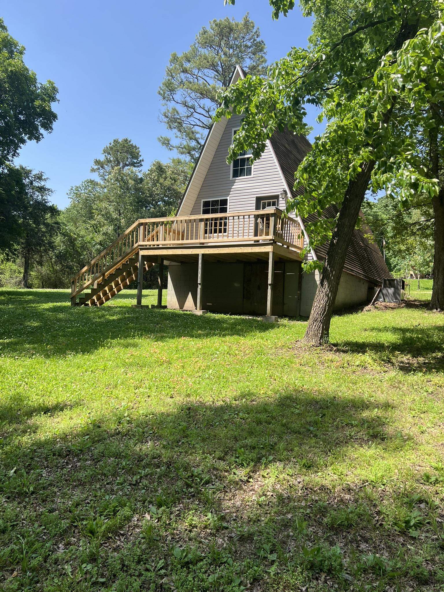 94  Circle  Melbourne, AR
