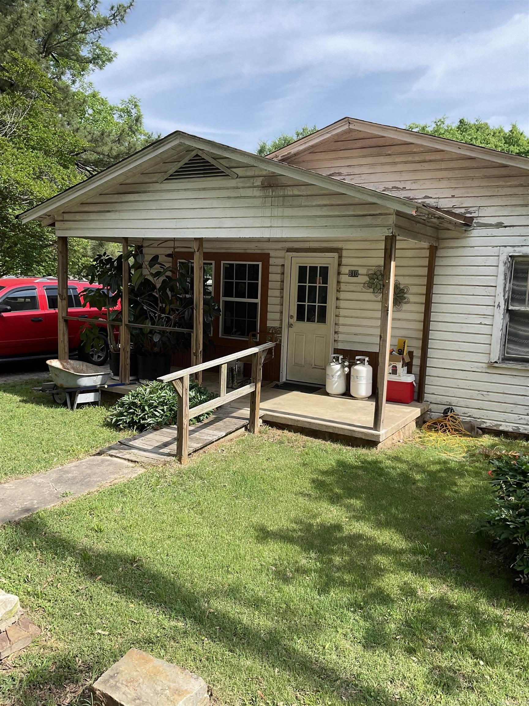 810  Wall Street  Morrilton, AR