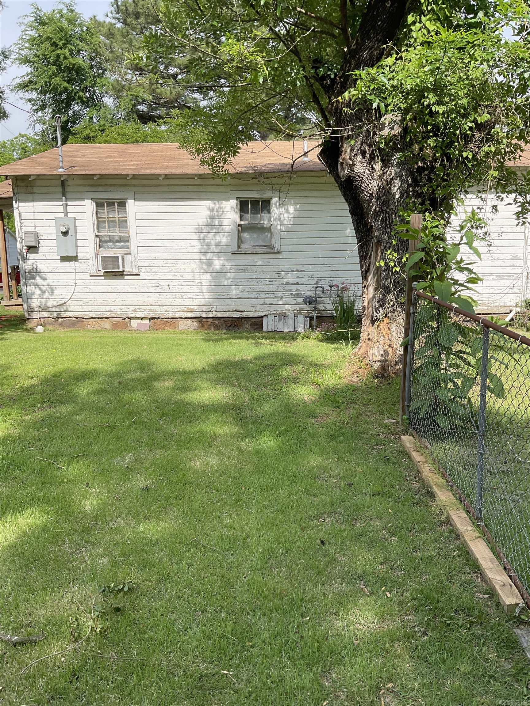 810  Wall Street  Morrilton, AR