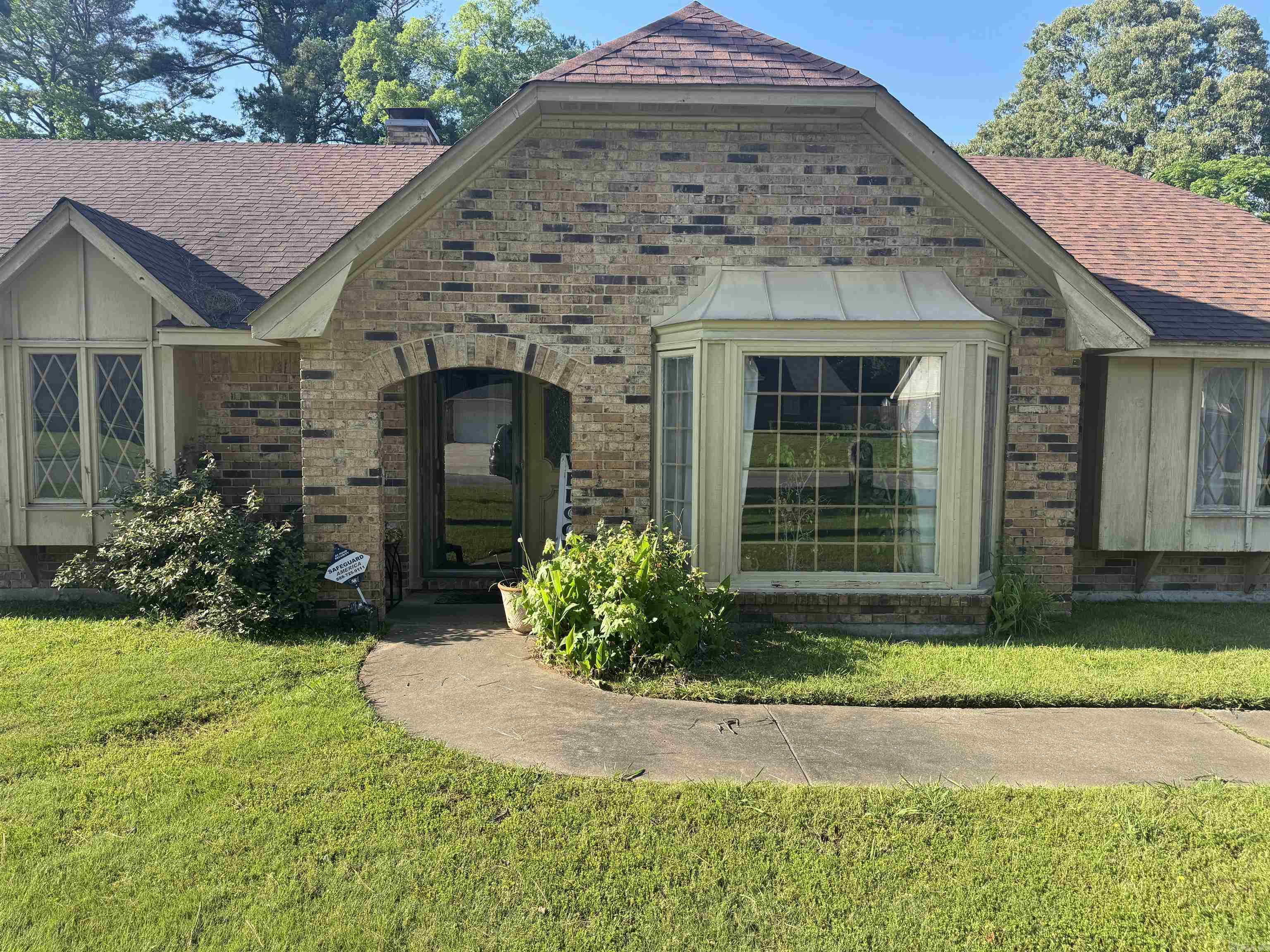 2109 MONTICELLO Court