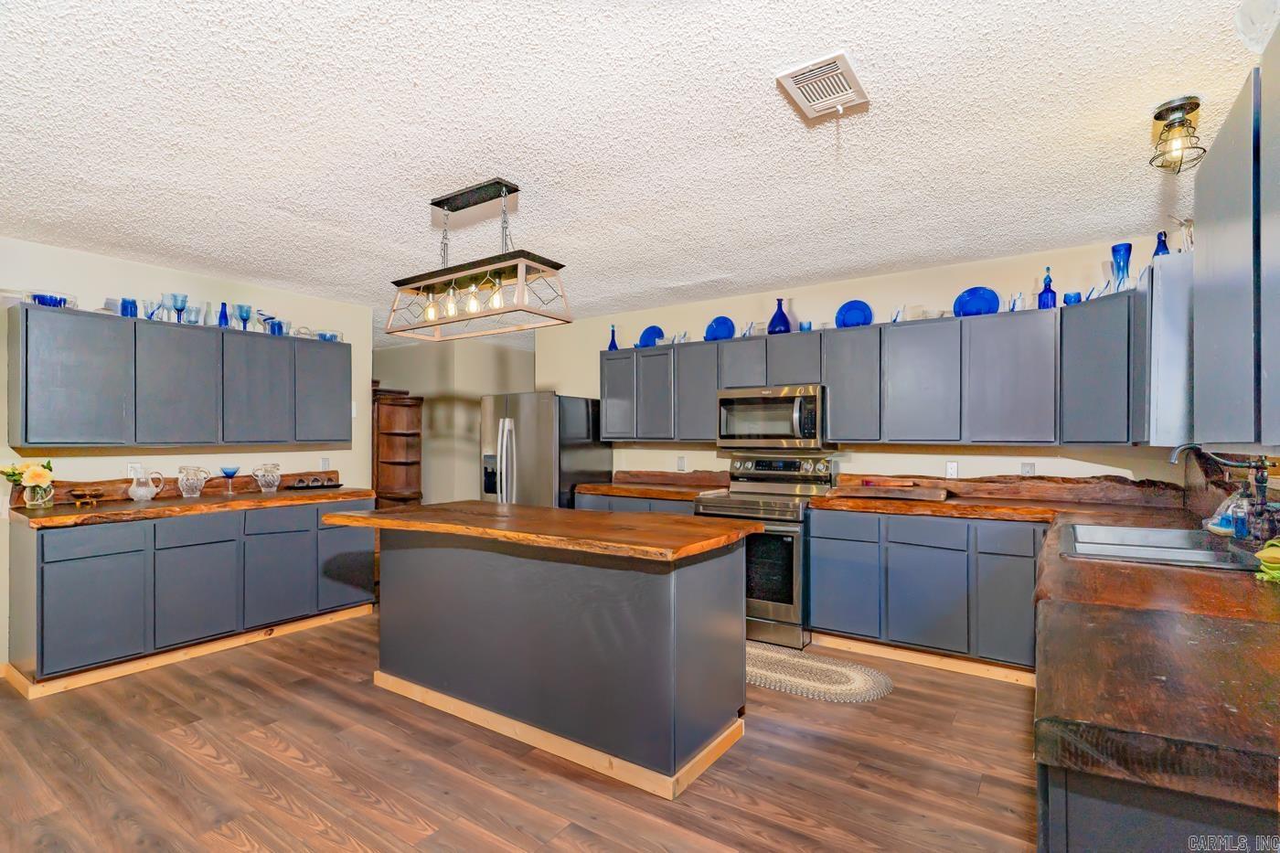 5520 S Highway 9  Salem, AR