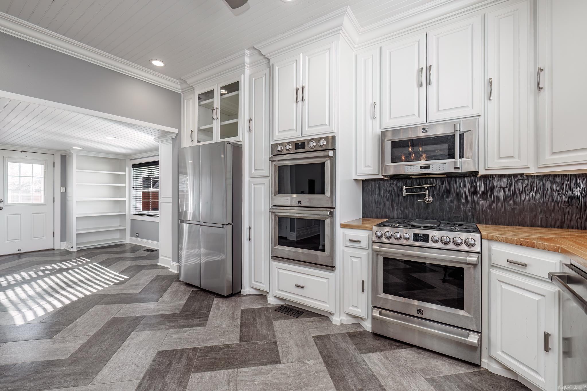 1043  Clinton  Arkadelphia, AR