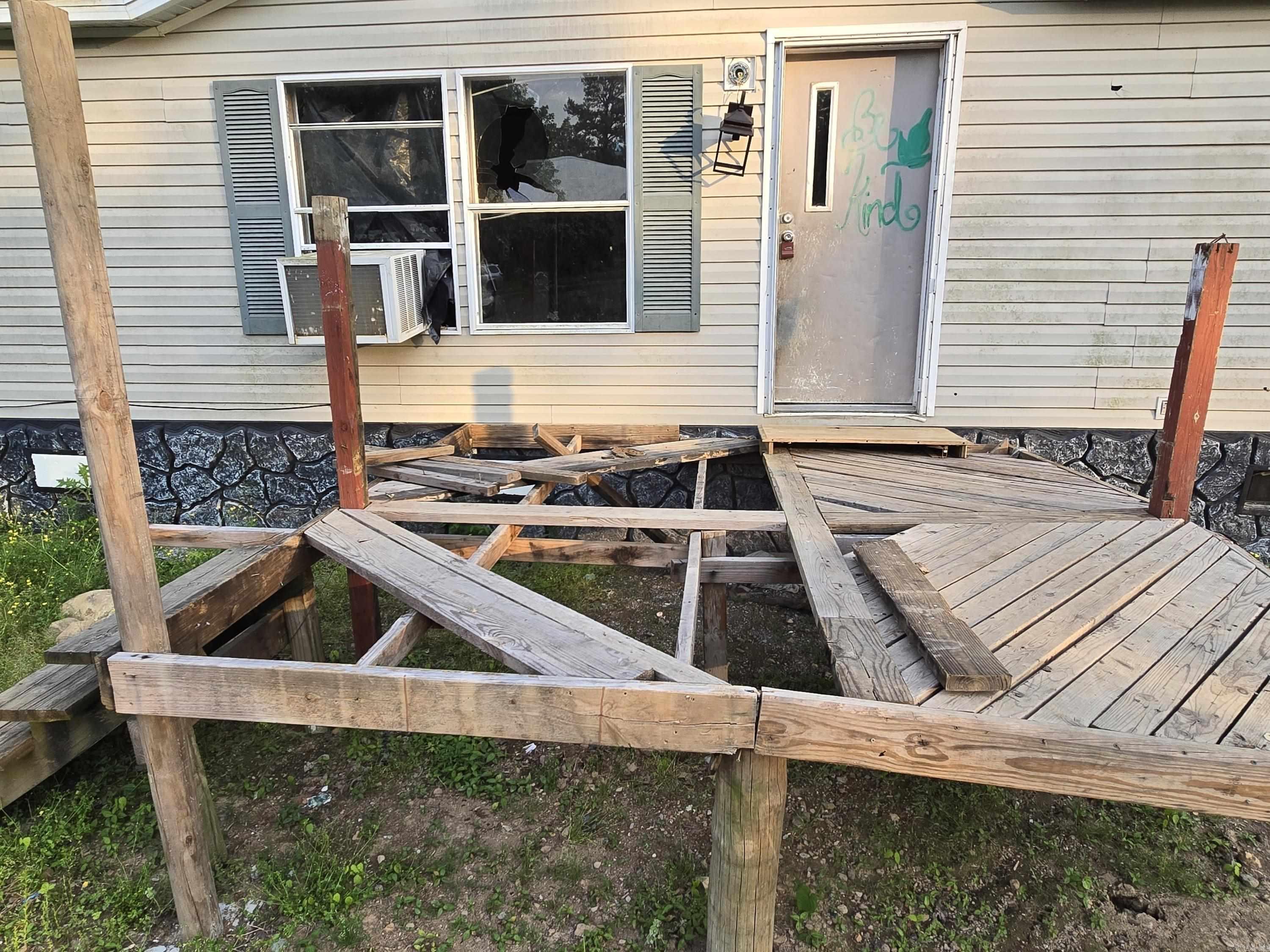 230  Comet  Mountain Pine, AR