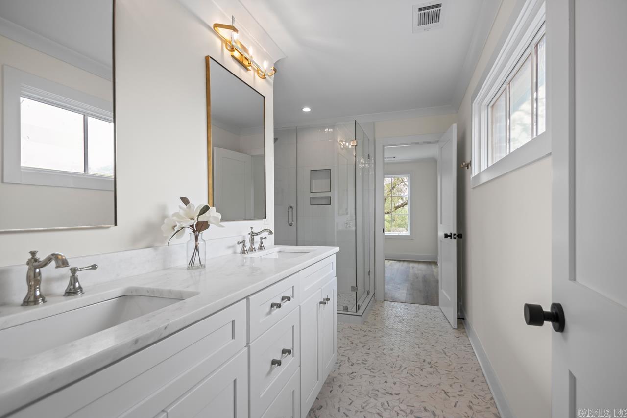 6518  Kenwood  Cammack Village, AR
