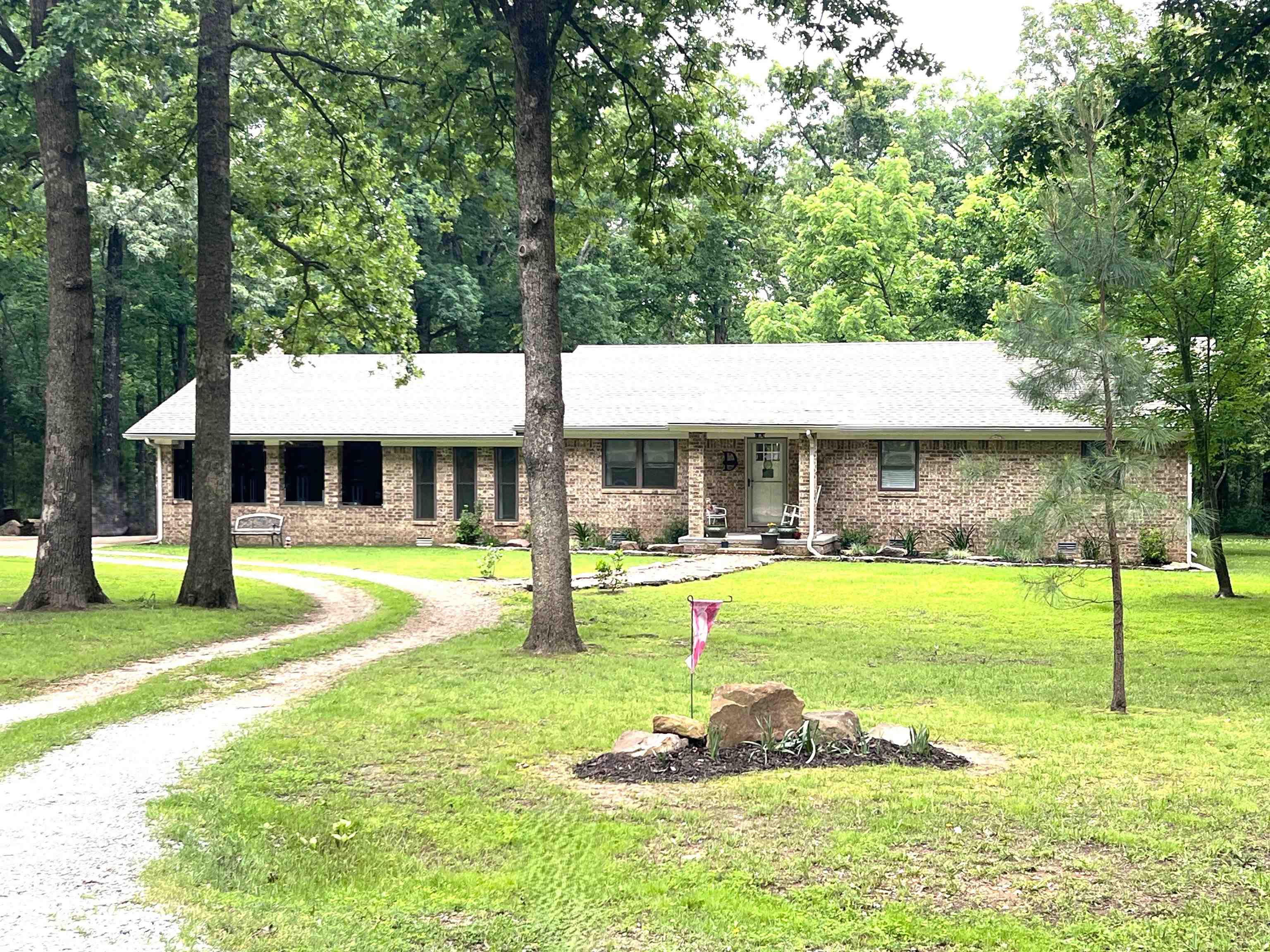 2305  Town and Country  Mountain View, AR