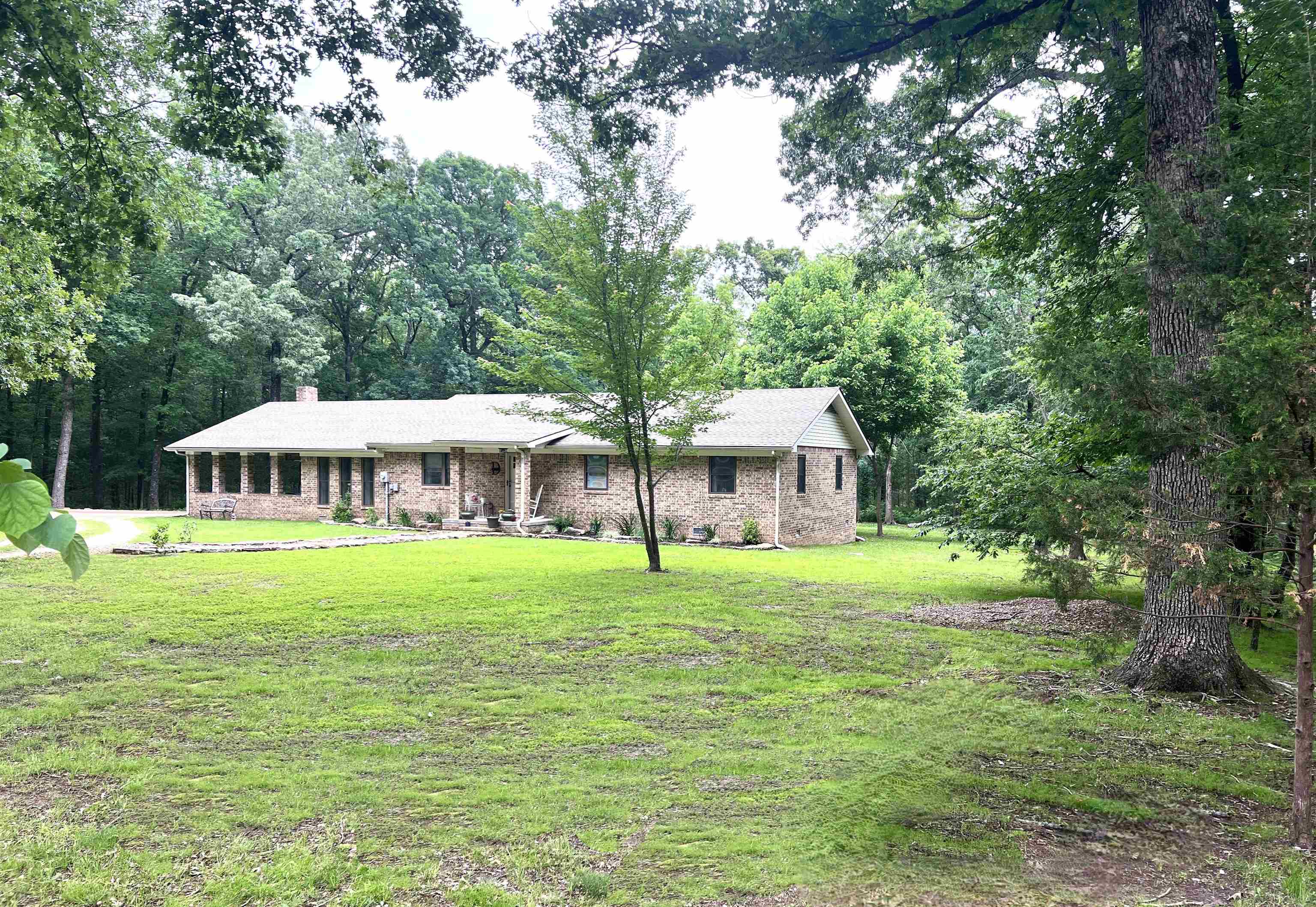 2305  Town and Country  Mountain View, AR