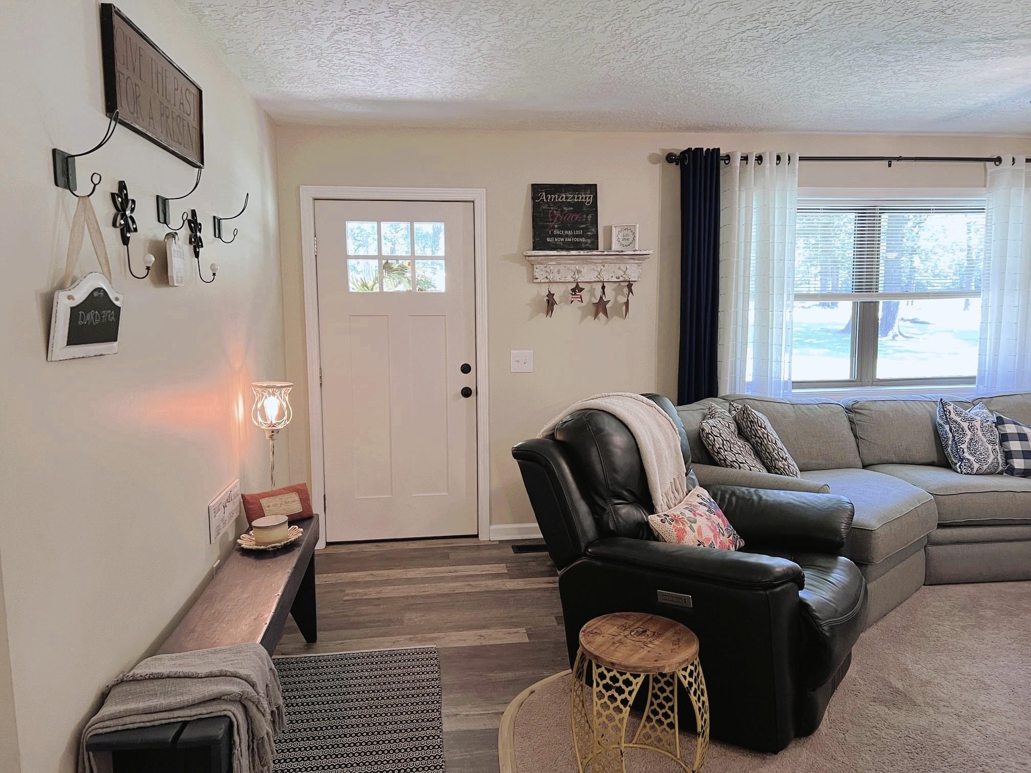 2305 Town and Country  Mountain View, AR