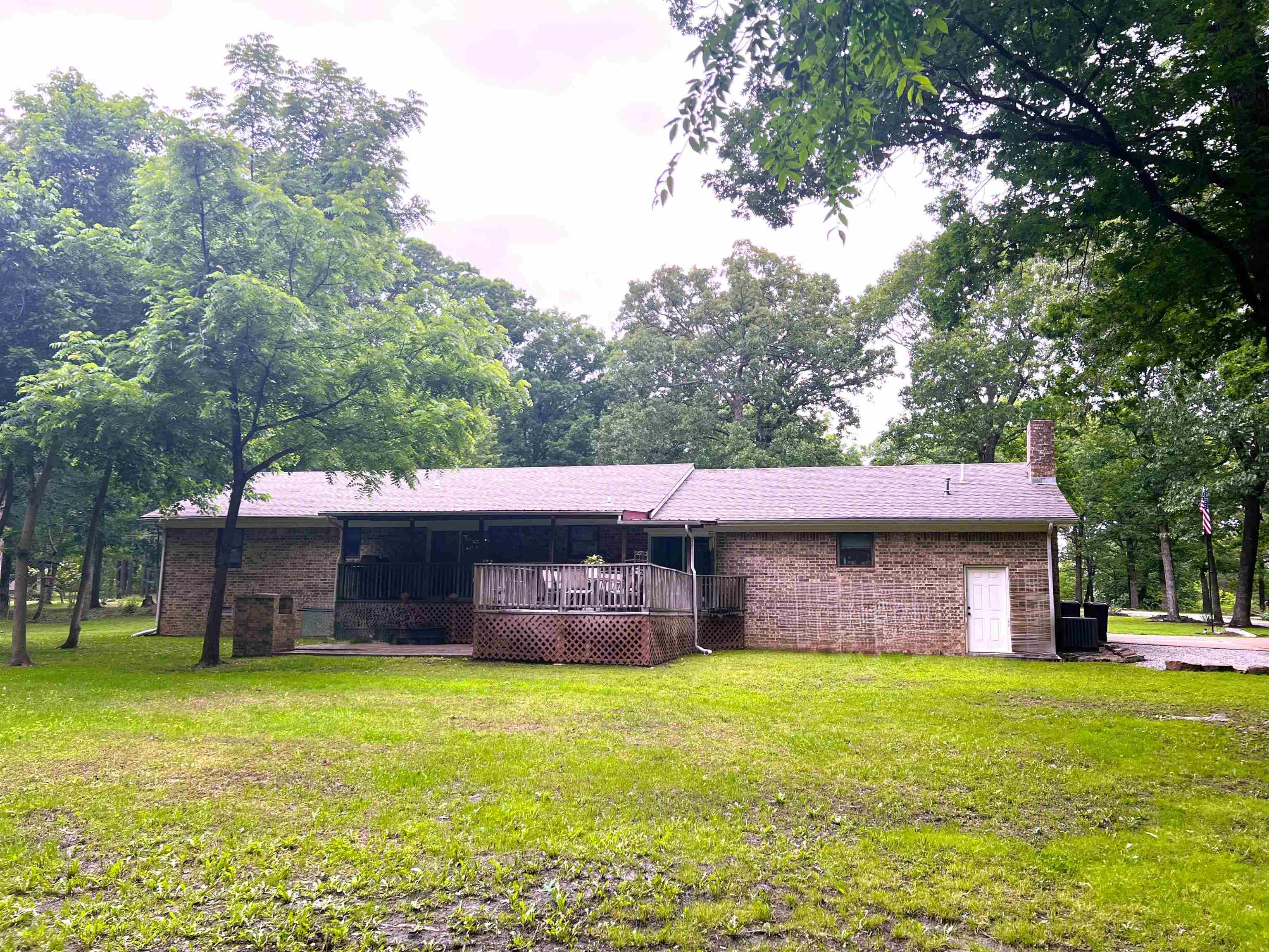 2305  Town and Country  Mountain View, AR