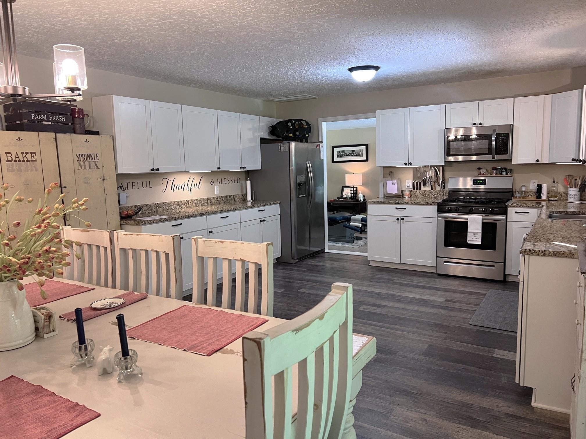 2305 Town and Country  Mountain View, AR