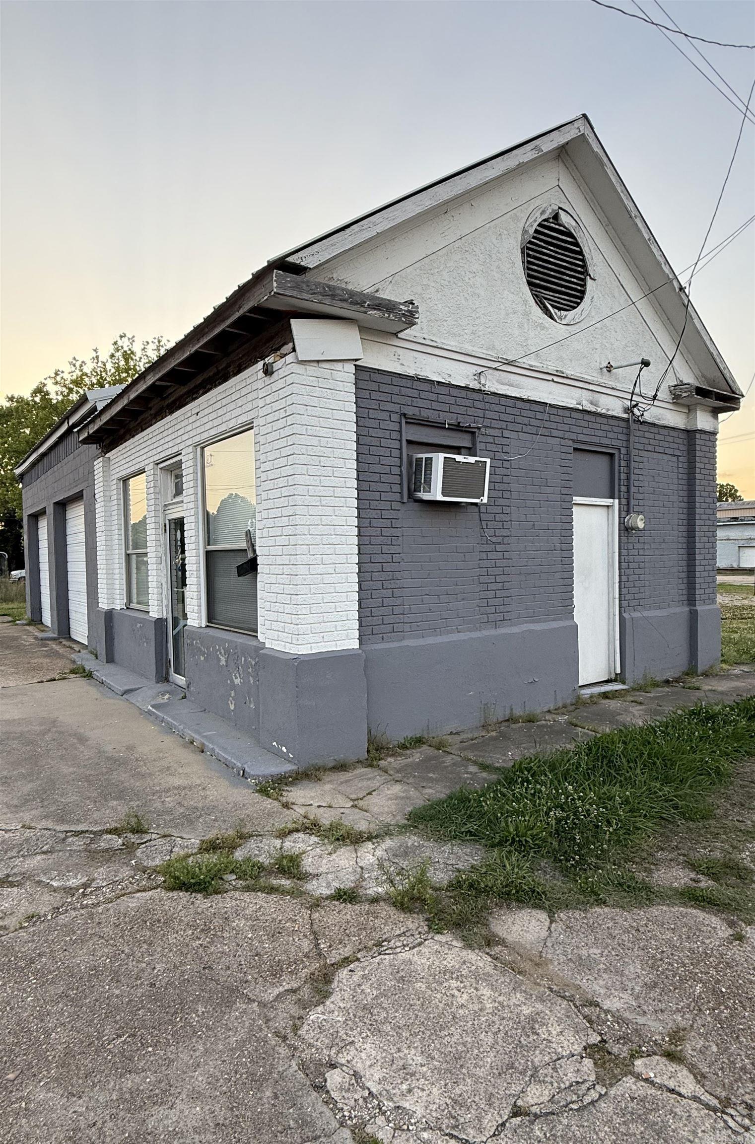 515 E Gaines  Monticello, AR