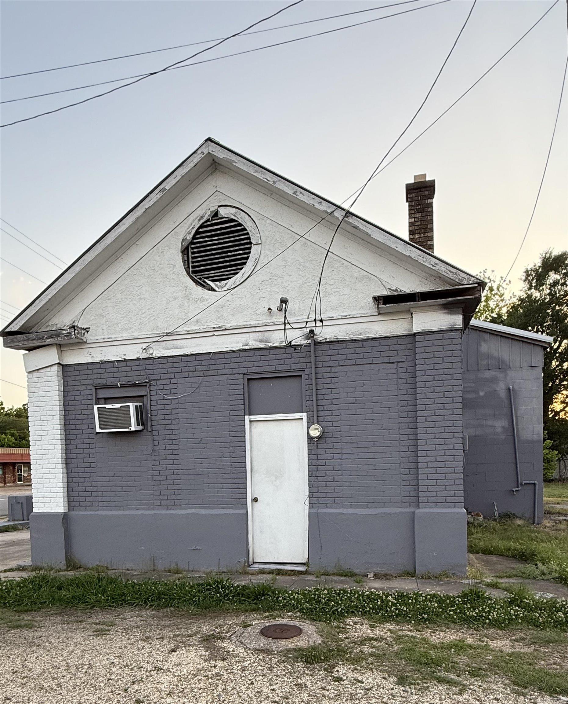 515 E Gaines  Monticello, AR