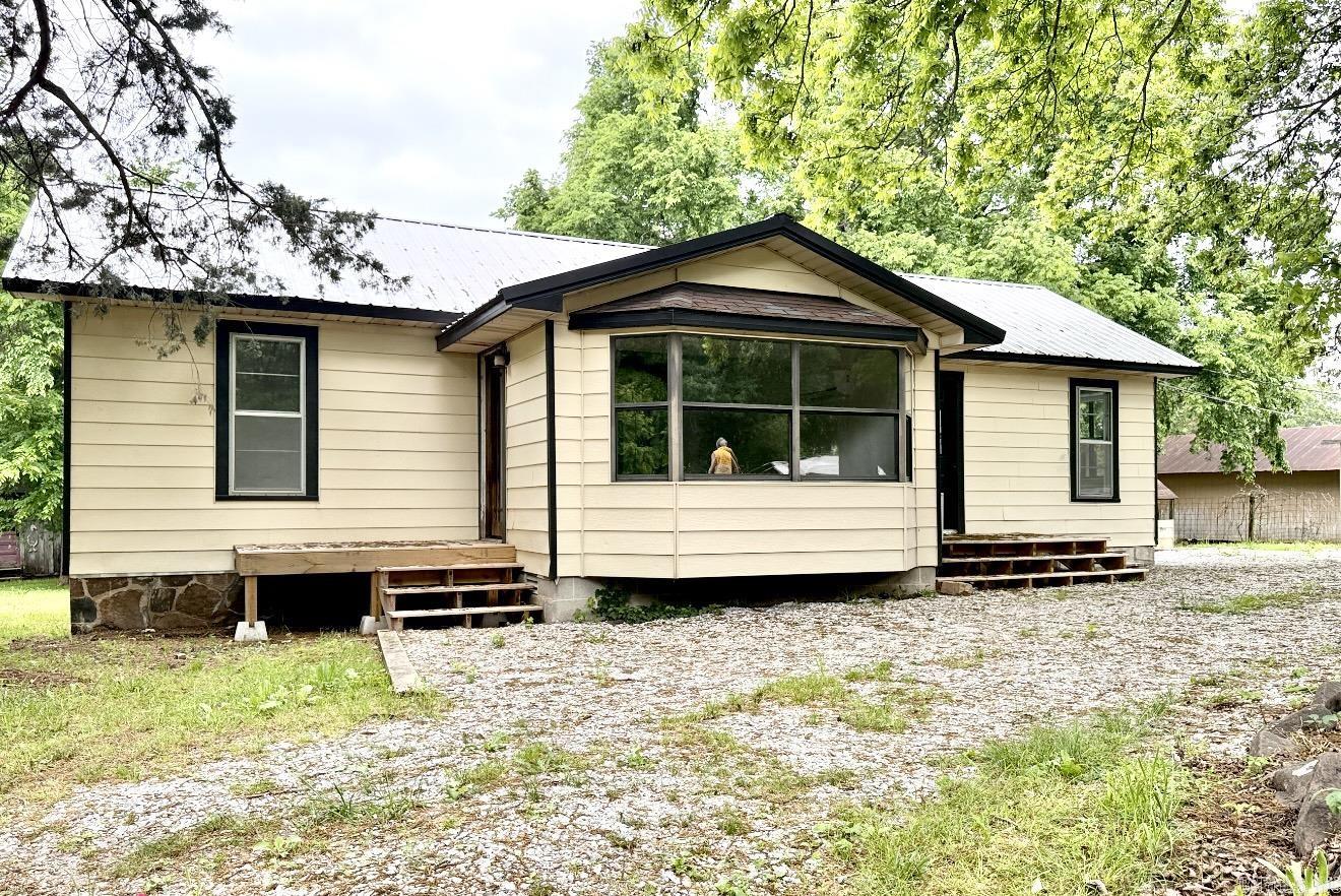25942 E Highway 14  Mountain View, AR