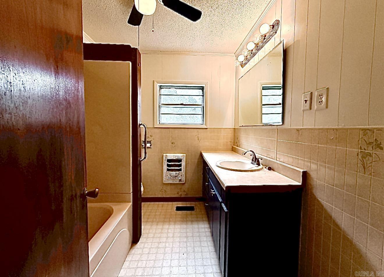25942 E Highway 14  Mountain View, AR