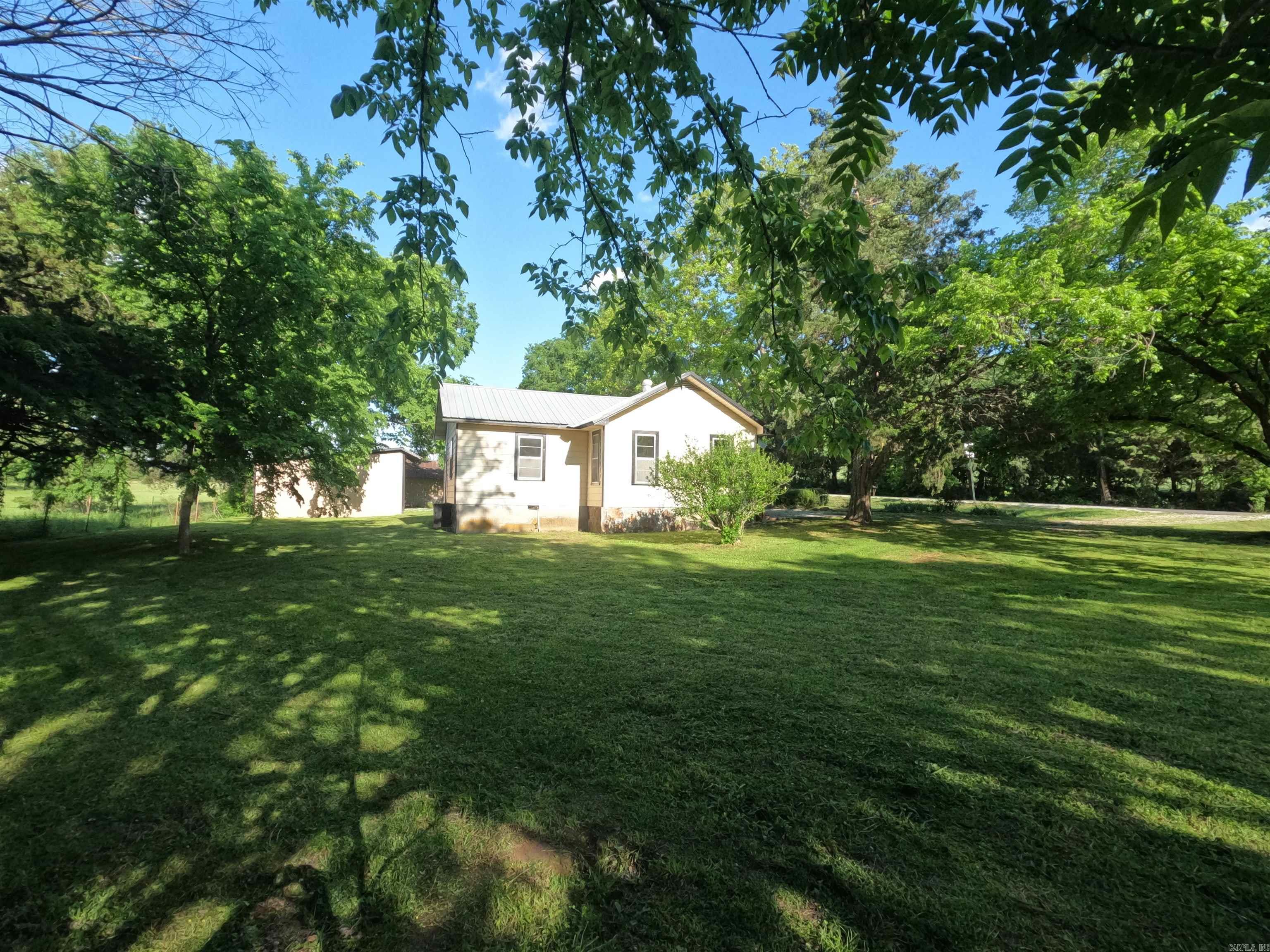 25942 E Highway 14  Mountain View, AR