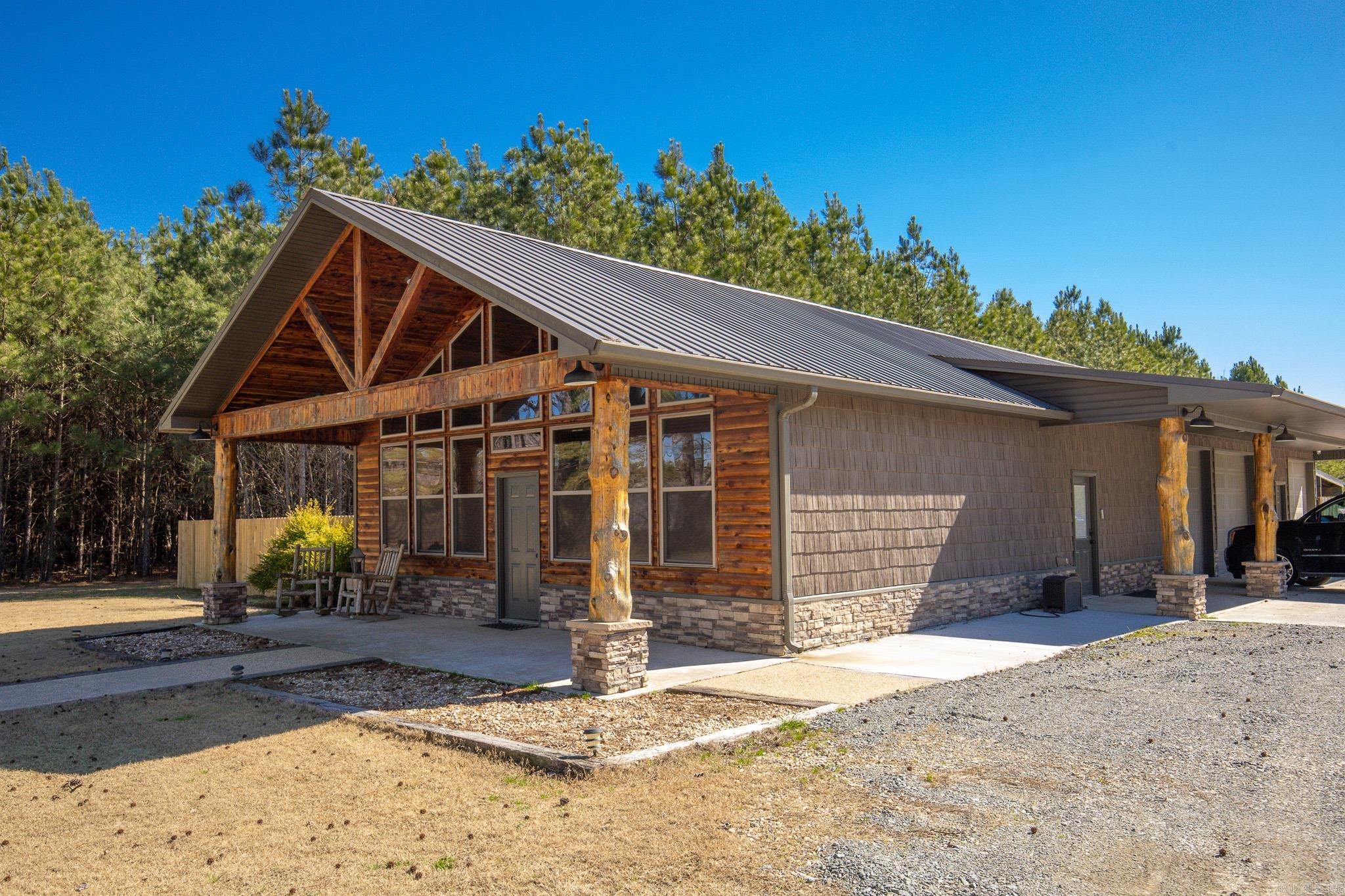 2095 S Evans