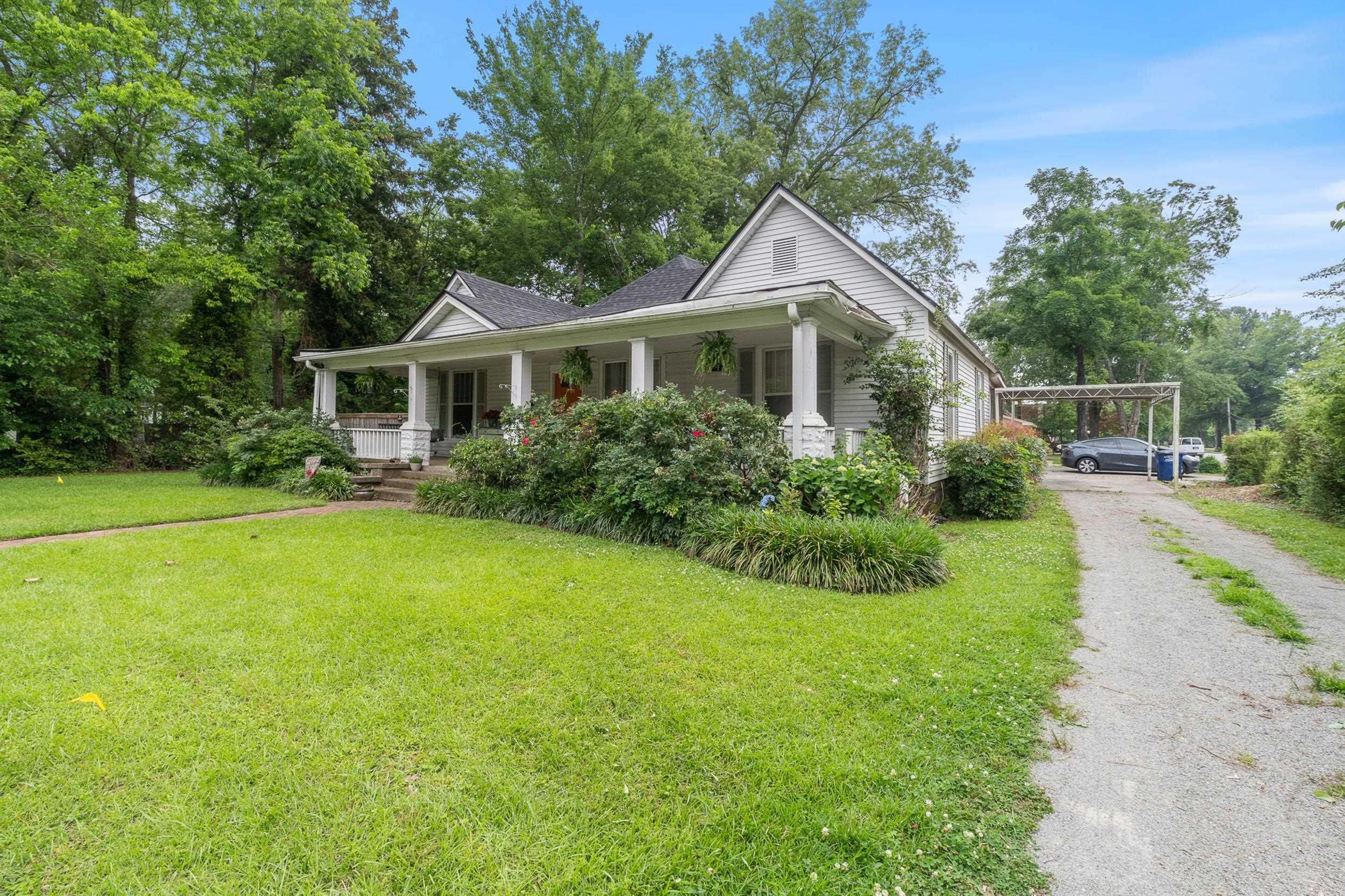 1723  Caldwell  Conway, AR