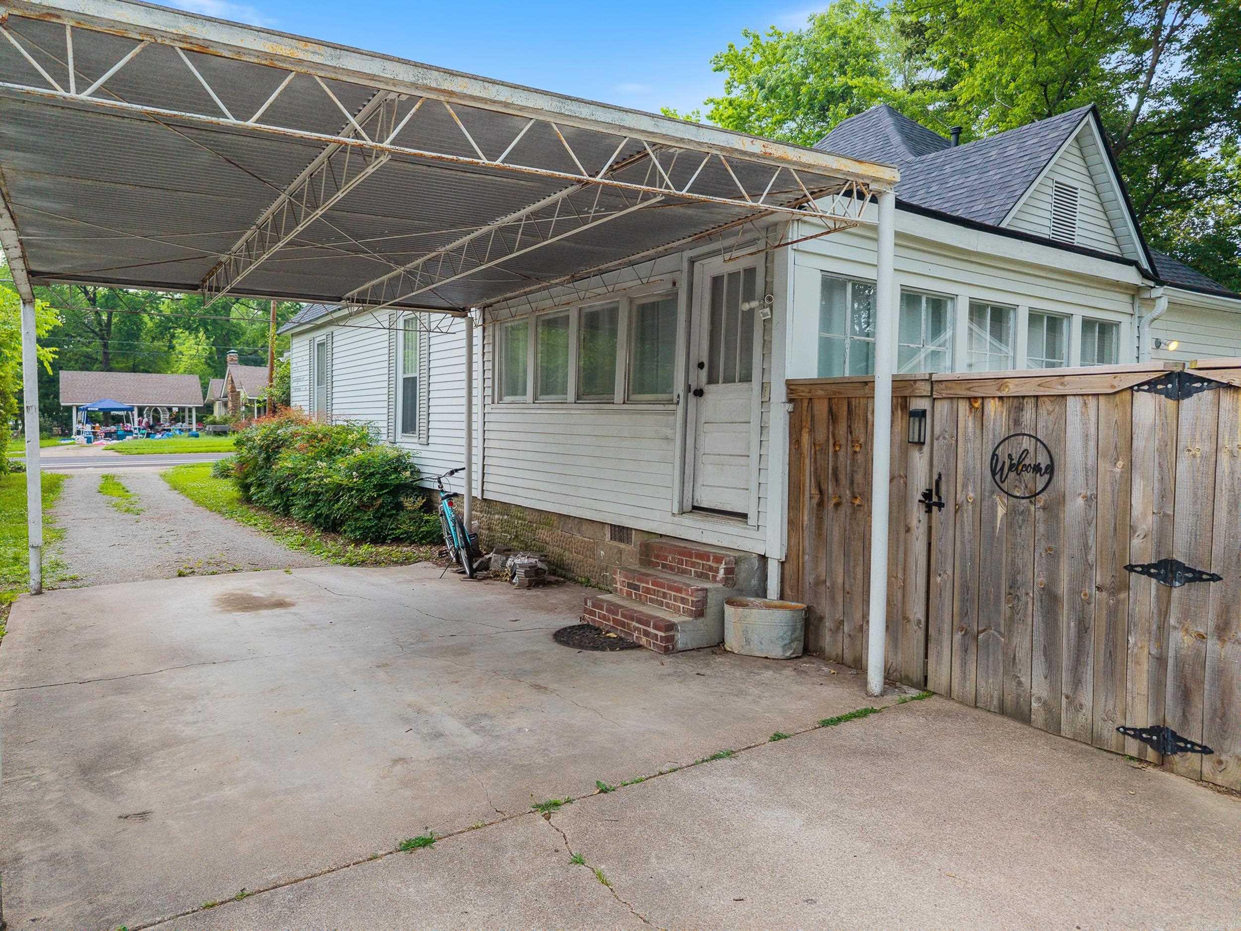 1723  Caldwell  Conway, AR