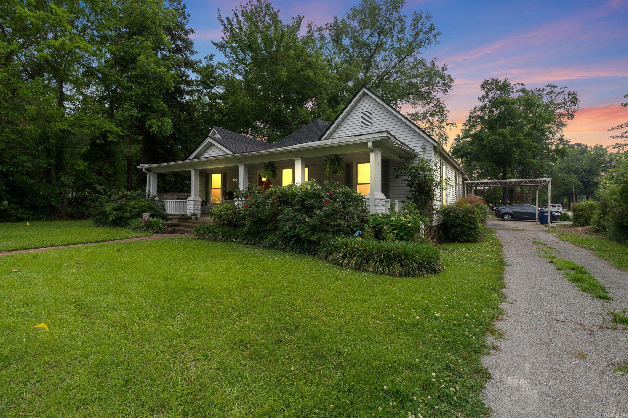 1723  Caldwell  Conway, AR