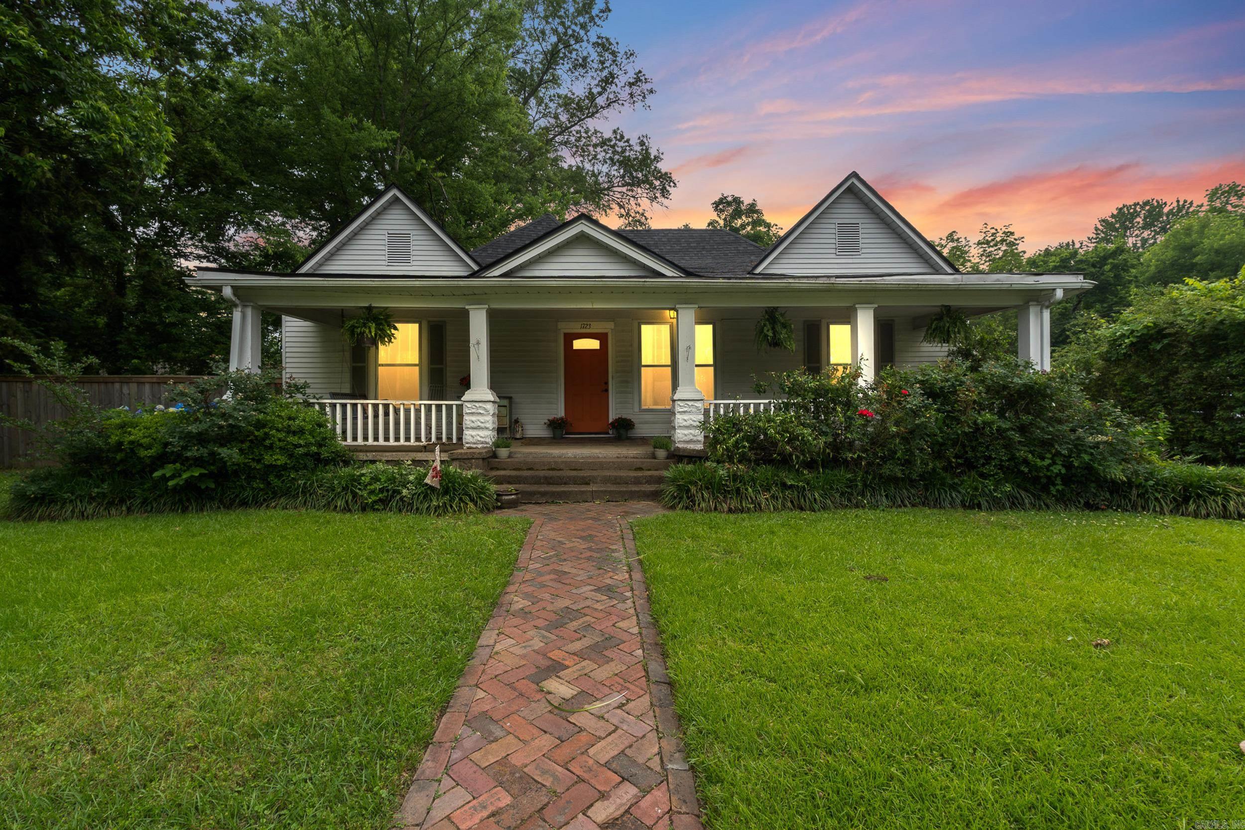 1723  Caldwell  Conway, AR