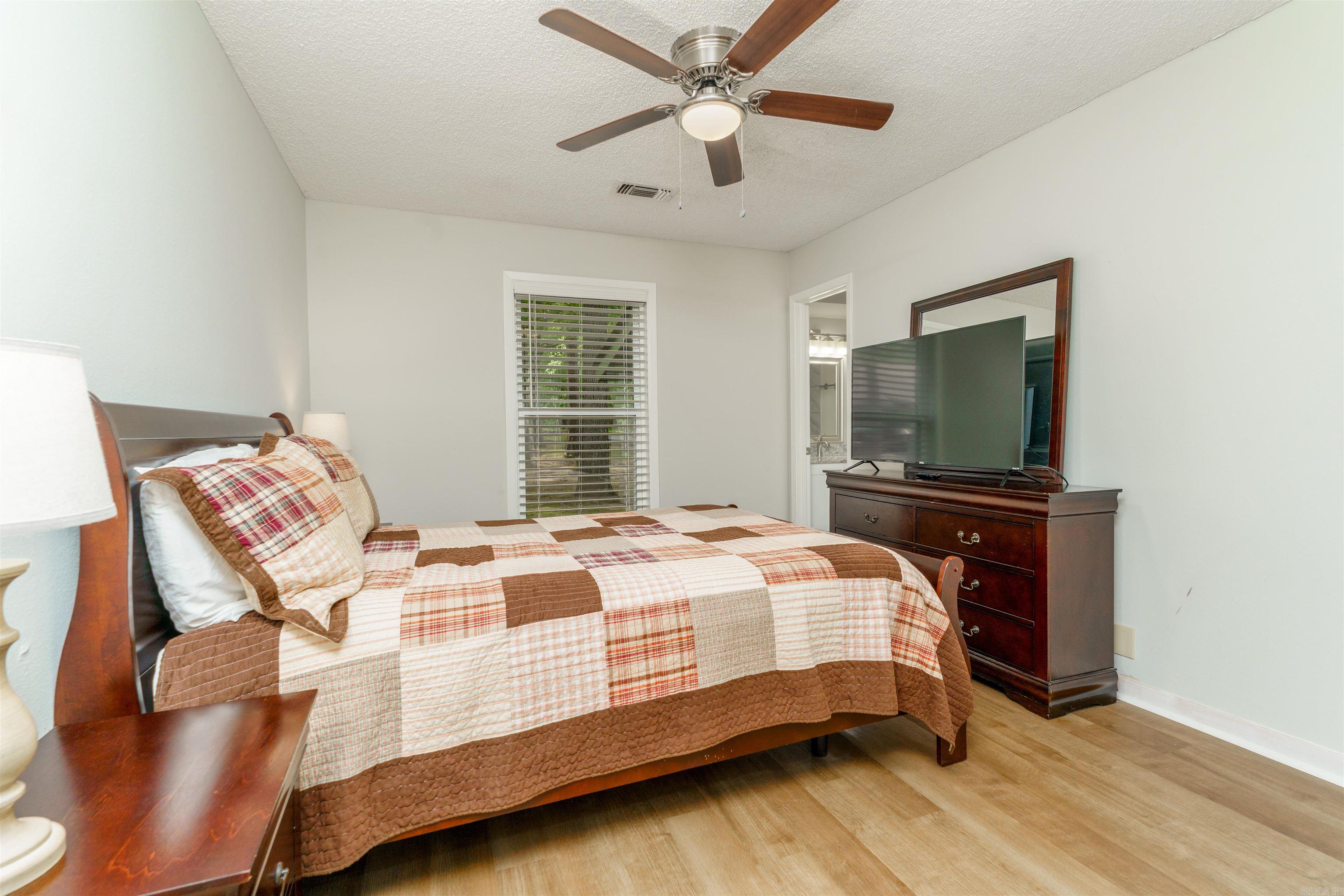 34  Orantes  Hot Springs Village, AR