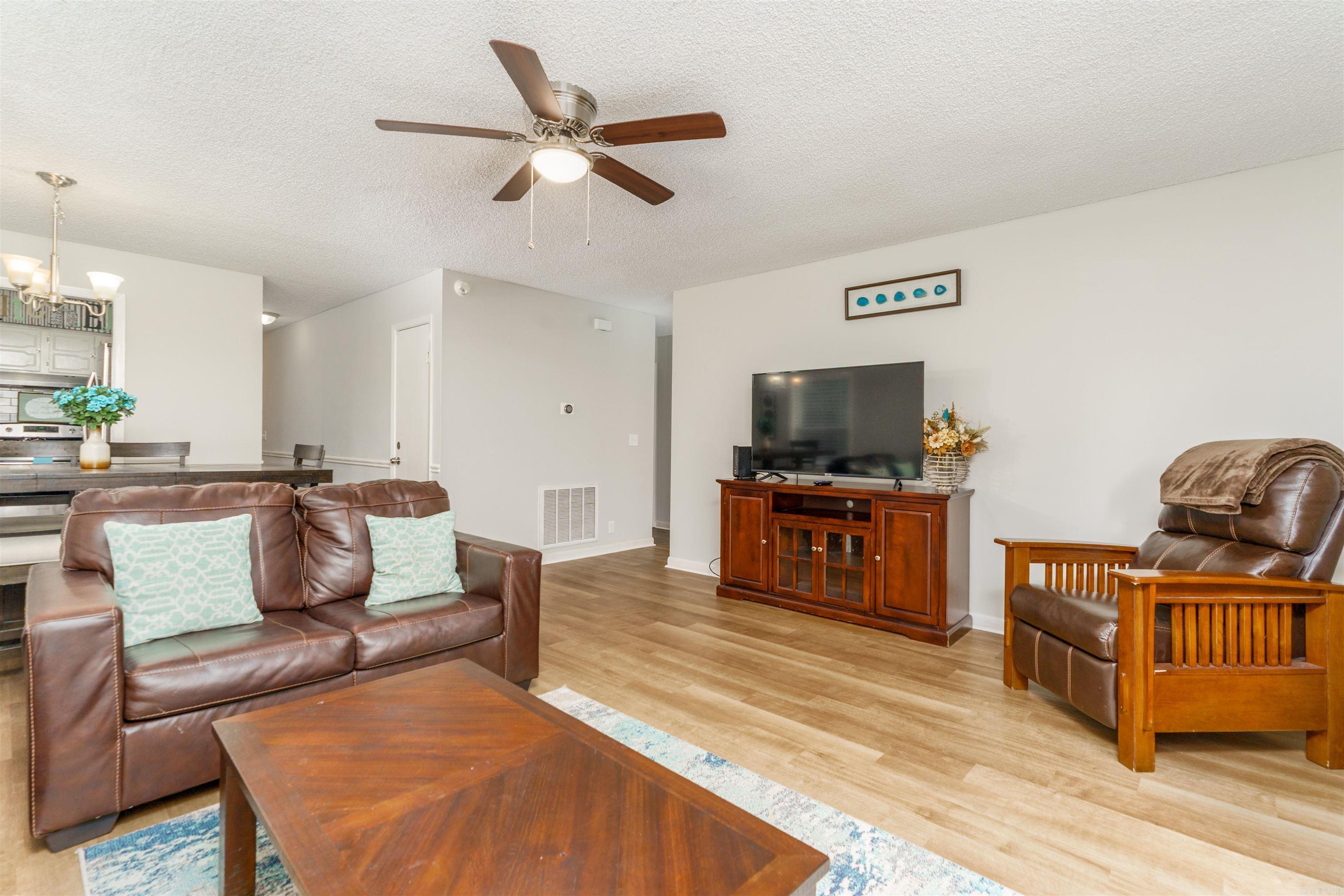 34  Orantes  Hot Springs Village, AR