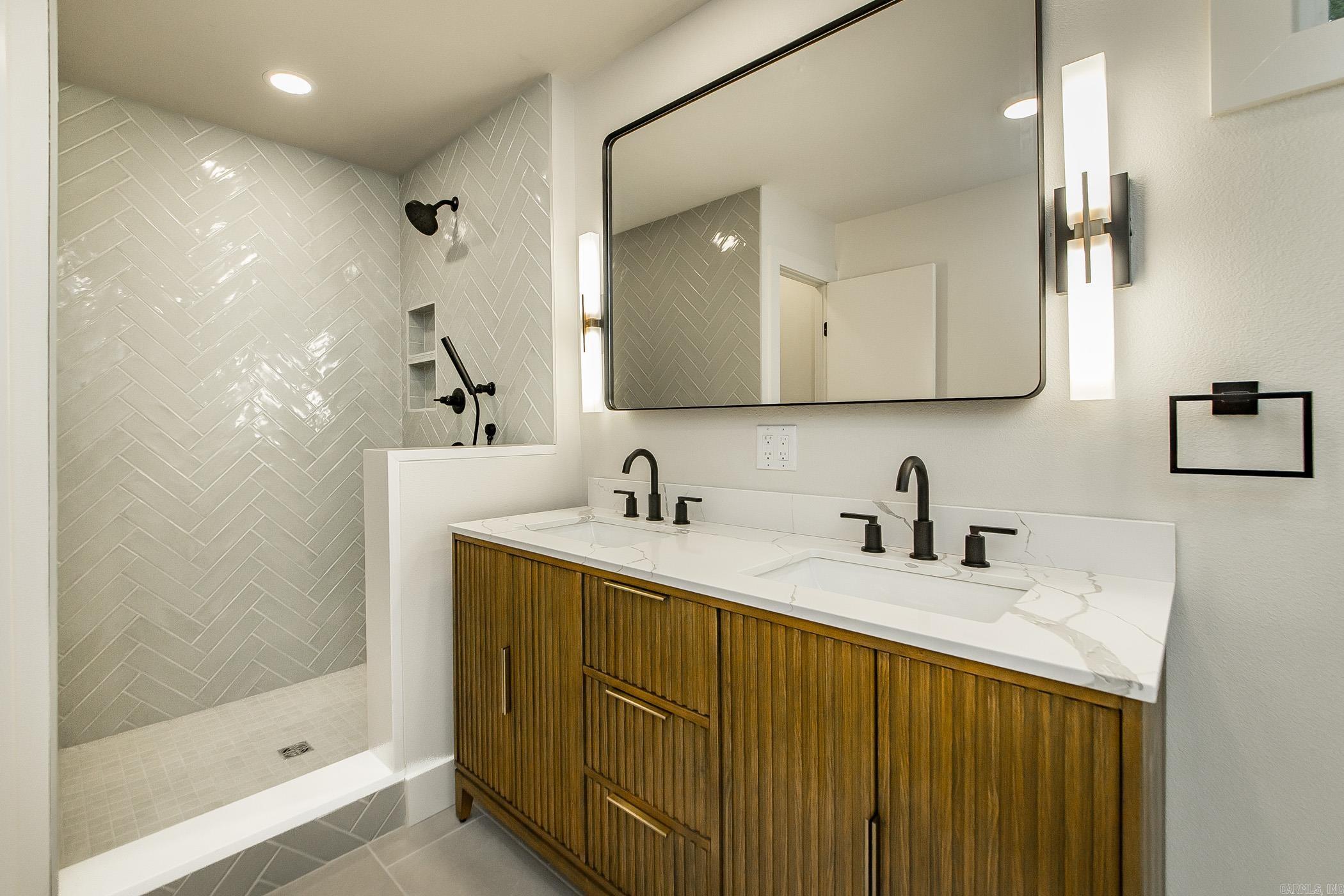 9008  Leatrice  Little Rock, AR