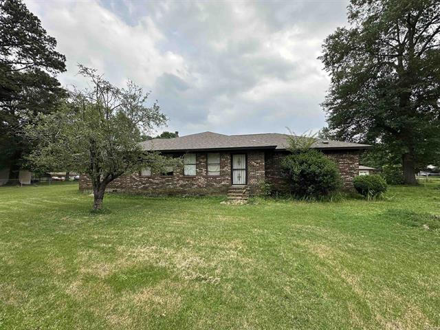 303 W Curran  Des Arc, AR